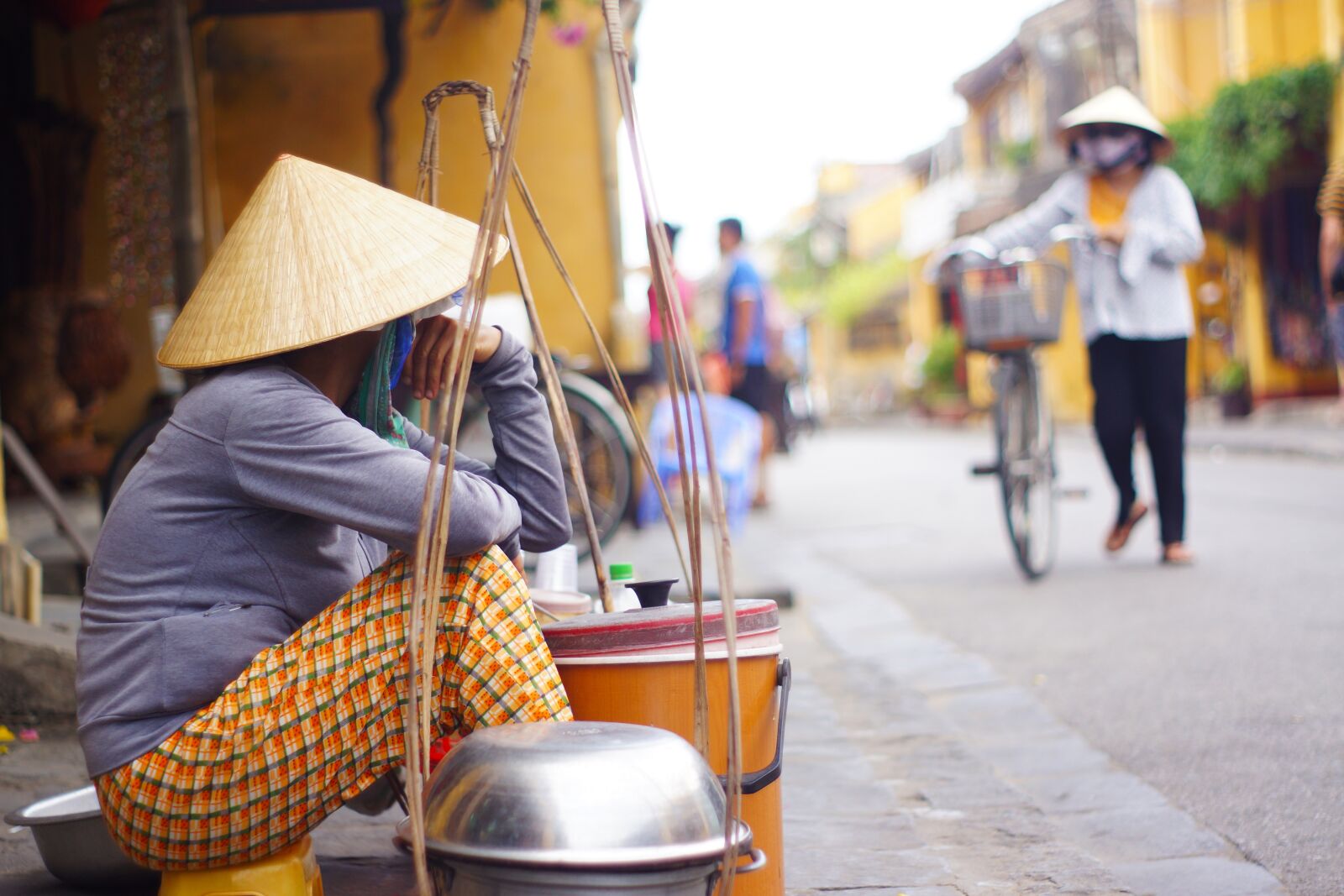 Sony SLT-A77 + Minolta AF 50mm F1.7 sample photo. Vietnamese, vendor, seller photography