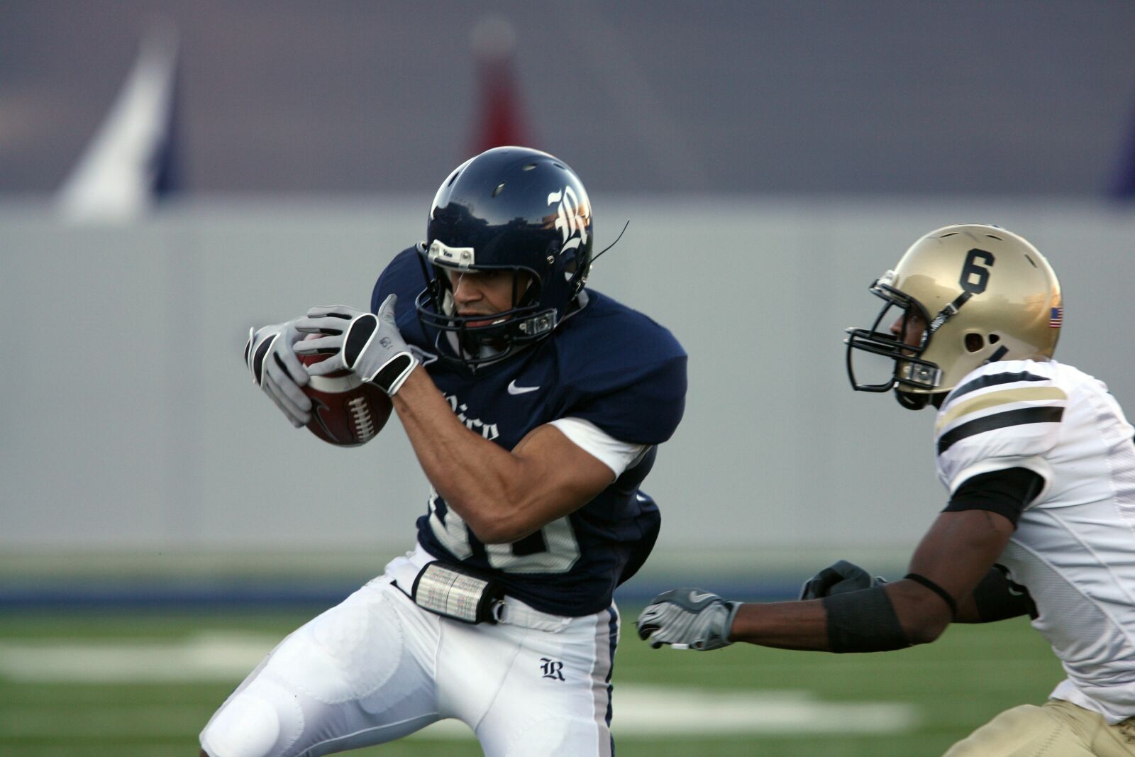 Canon EOS-1D Mark II N sample photo. Football, american football, player photography