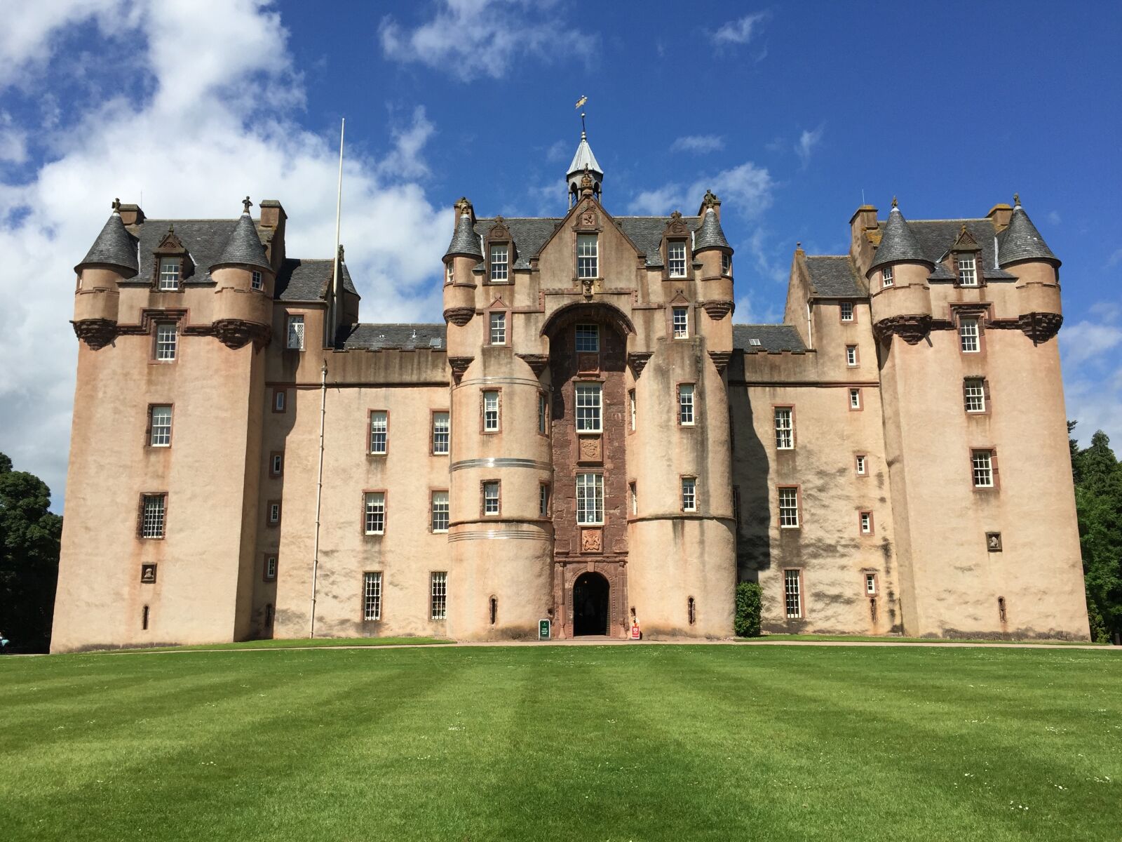 Apple iPhone 6 sample photo. Fyvie castle, castle, scotland photography