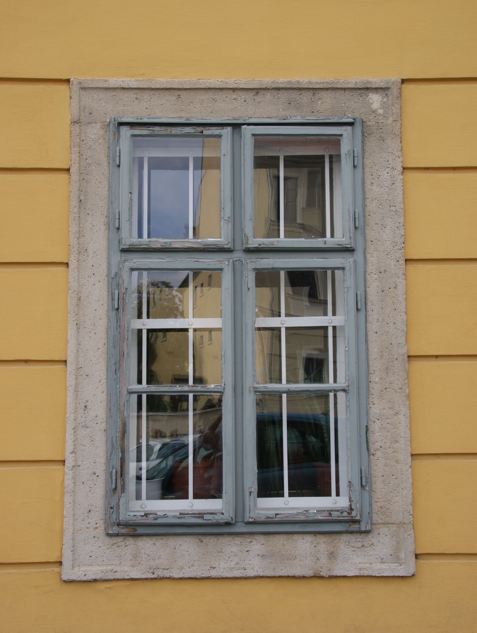 Sony Alpha DSLR-A230 sample photo. Window, old, renovation photography