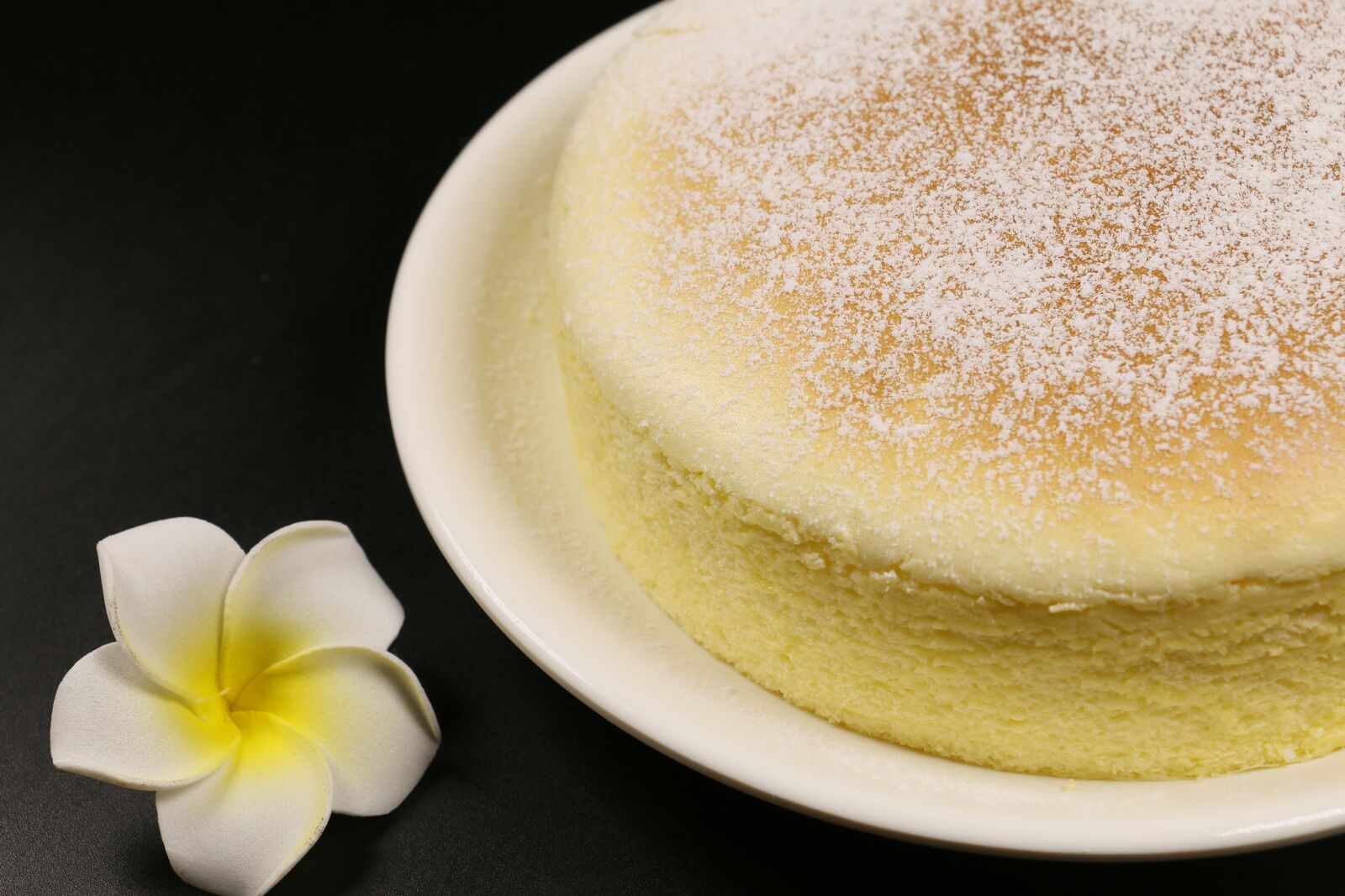 Canon EOS 70D sample photo. Cake, little flower, baking photography