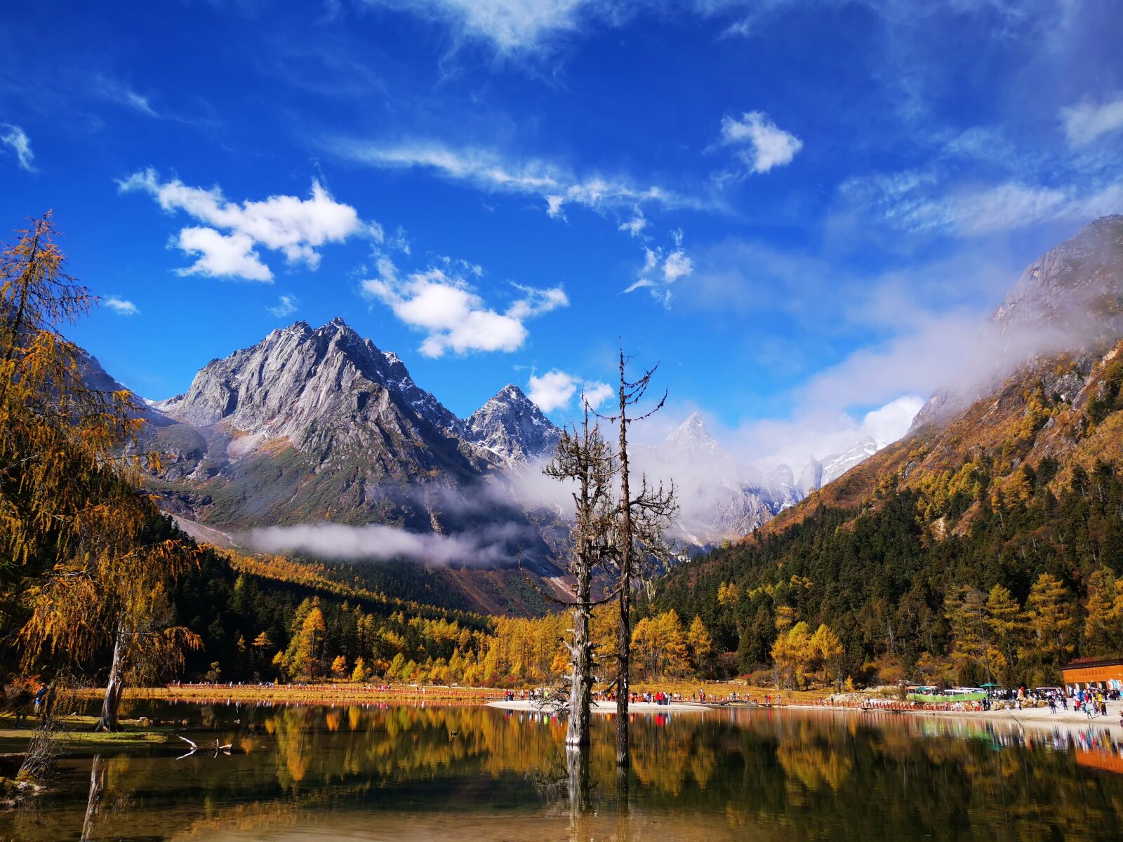 HUAWEI Mate 20 Pro sample photo. Autumn, mountain, cloud photography