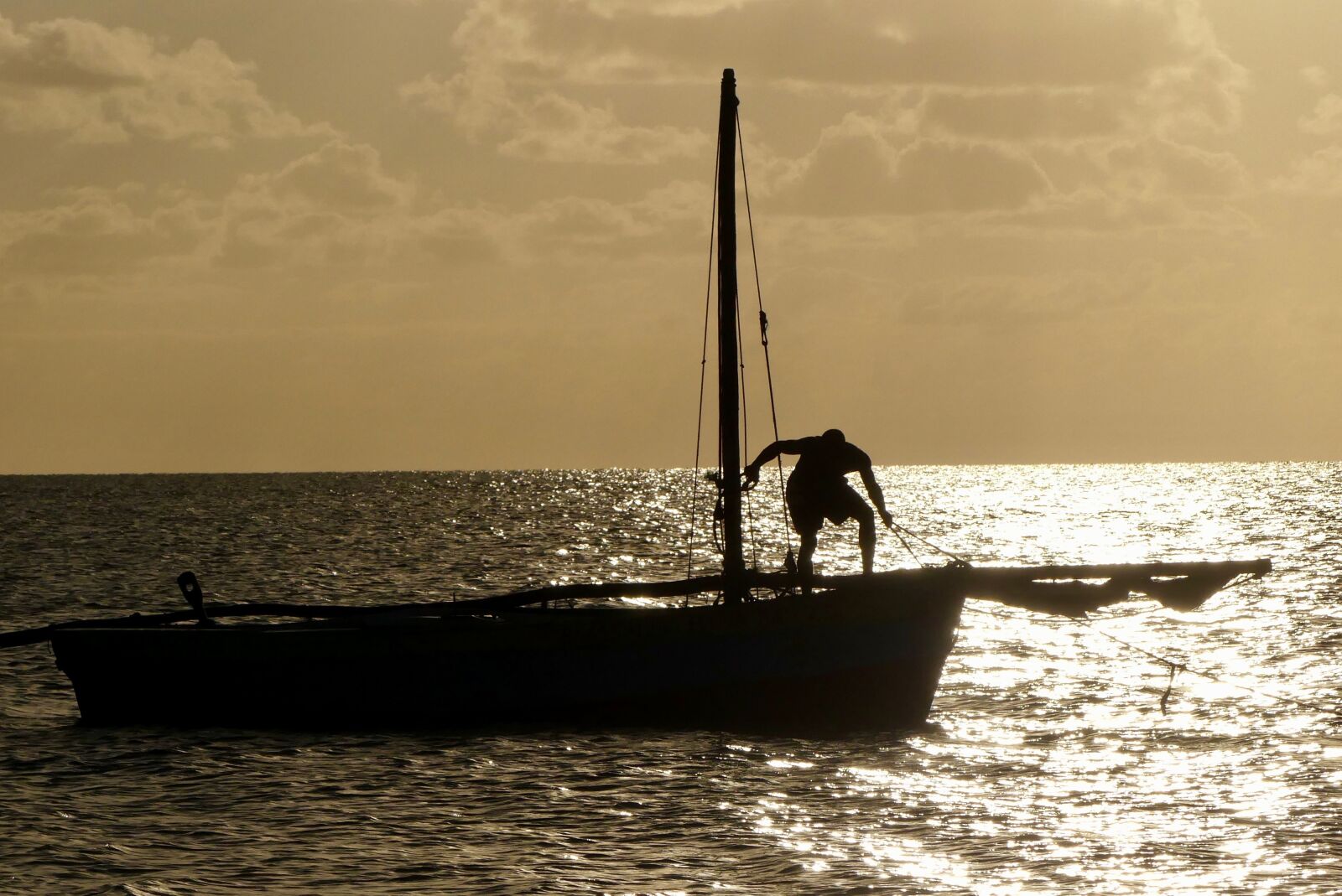 Panasonic Lumix DMC-FZ300 sample photo. Sundown, sea, boat photography