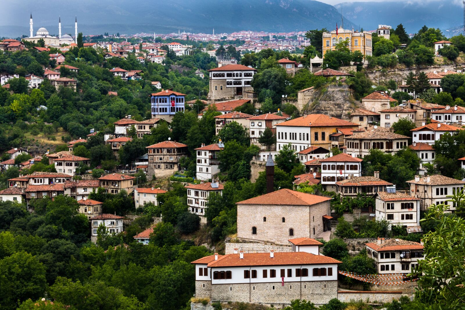 Canon EOS 760D (EOS Rebel T6s / EOS 8000D) + Canon EF-S 18-55mm F3.5-5.6 IS STM sample photo. Safranbolu, old house, historic photography