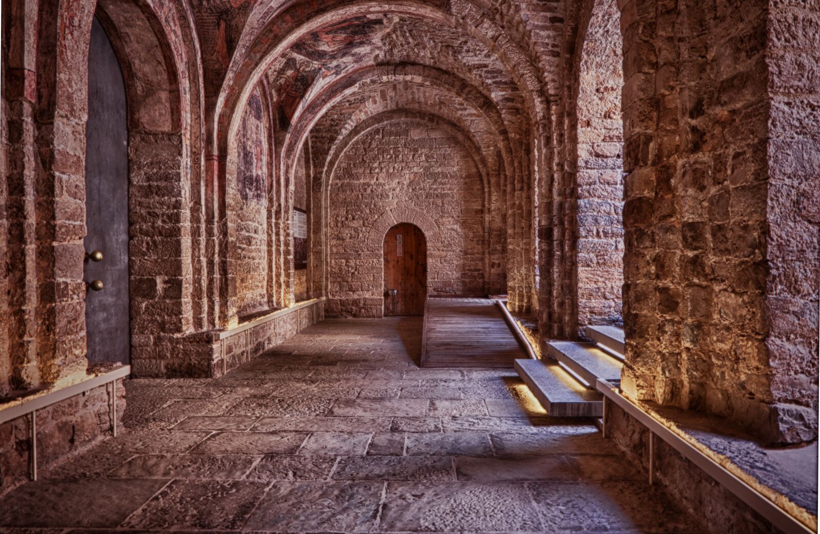 Fujifilm X-A2 + Fujifilm XC 16-50mm F3.5-5.6 OIS II sample photo. Inner, courtyard, castle photography