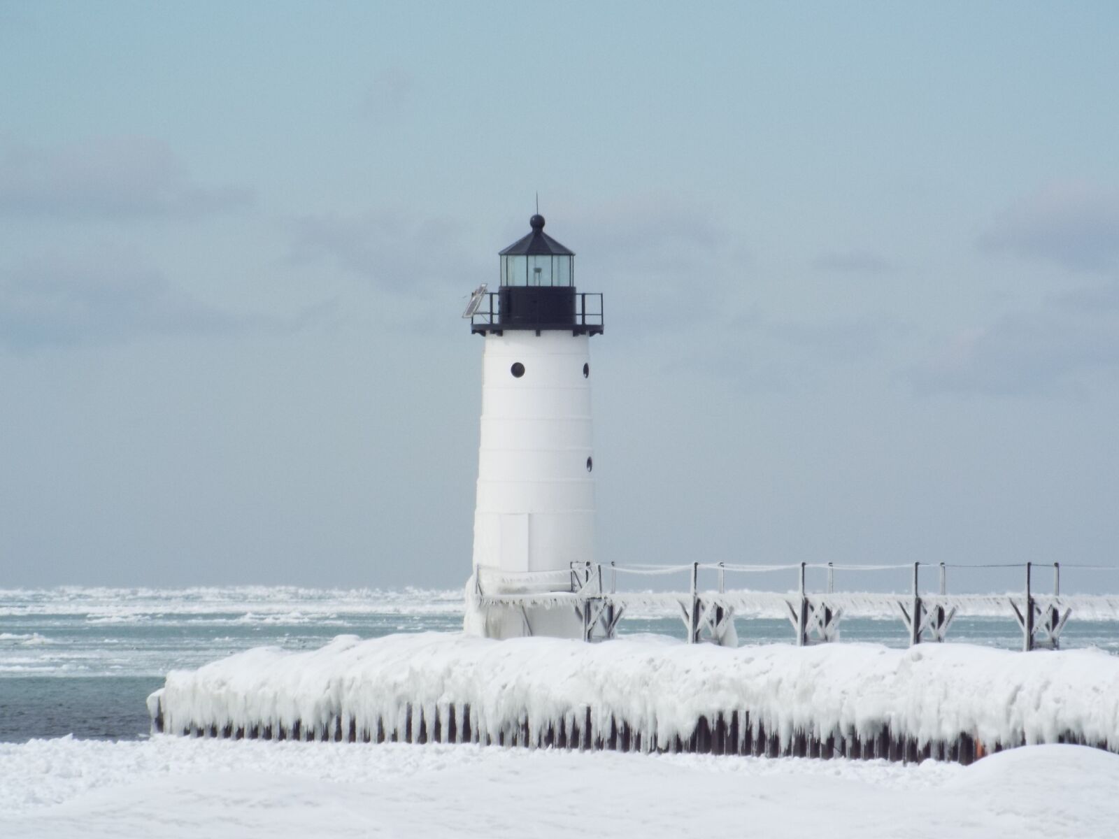 Fujifilm FinePix S8300 sample photo. Lighthouse, snow, beach photography