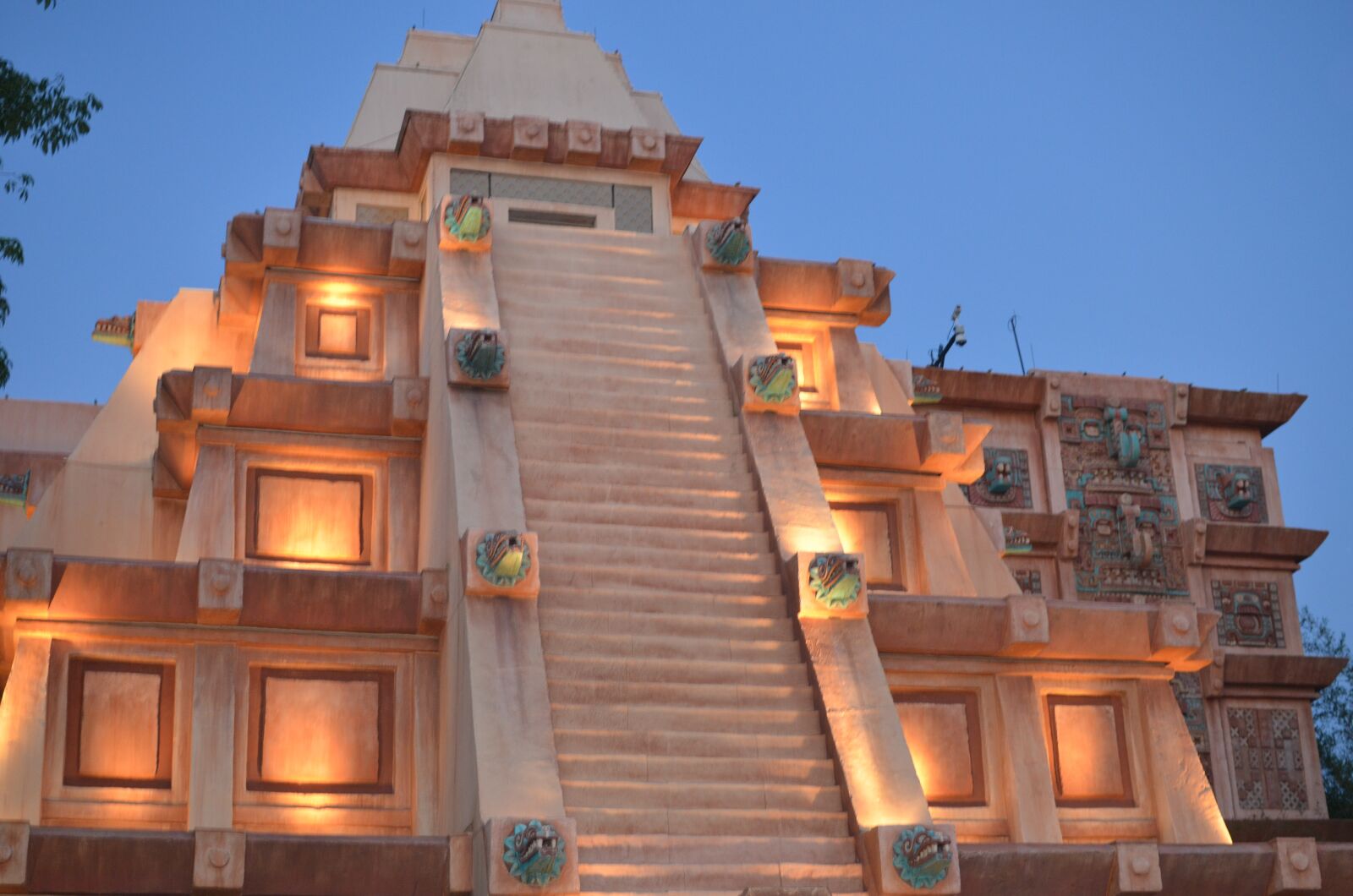 Nikon D7000 sample photo. Disney world, epcot, mayan photography