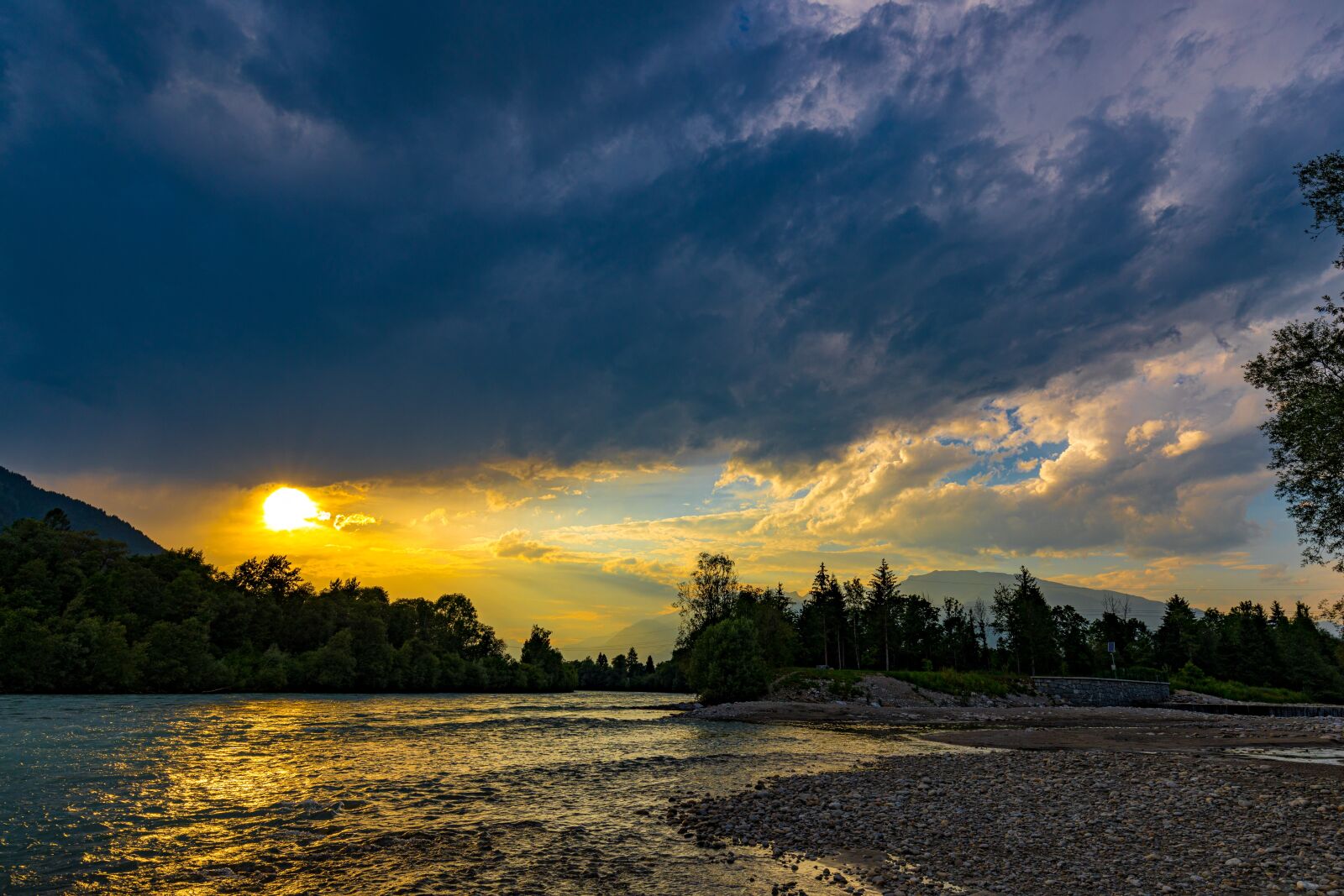 Canon EOS 5D Mark IV sample photo. Clouds, sun, sunset photography