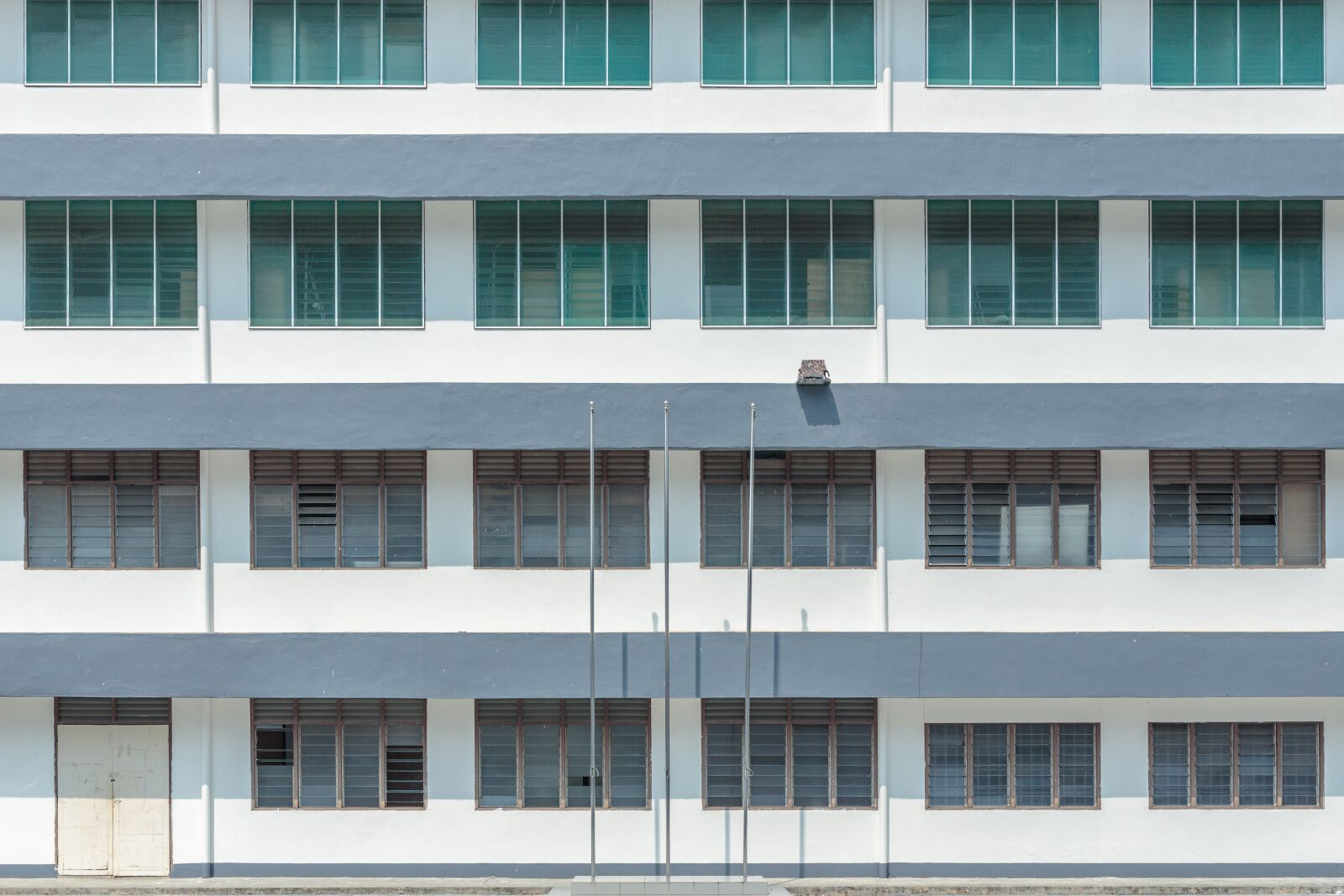 Canon EOS 6D sample photo. Building, square, door photography