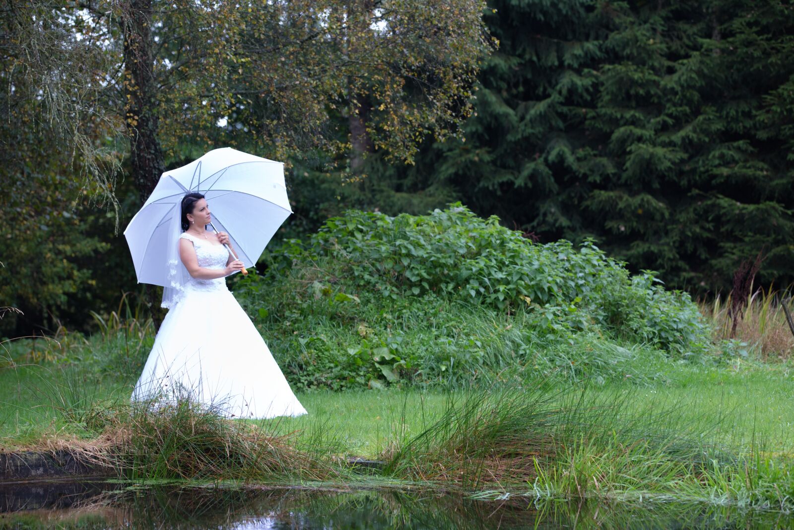 Canon EOS 5D Mark III sample photo. Wedding, white, wedding dress photography