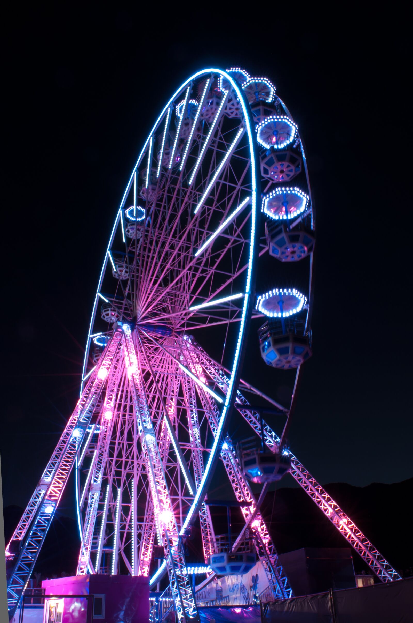 Nikon D90 sample photo. Manege, illumination, slow break photography