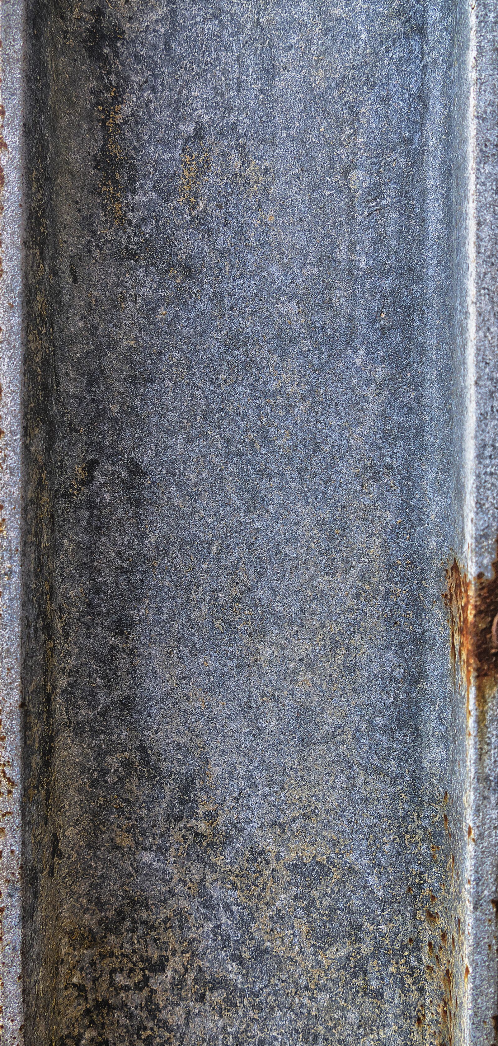 Panasonic Lumix DMC-FZ1000 sample photo. Metal profile, weathered, rusty photography