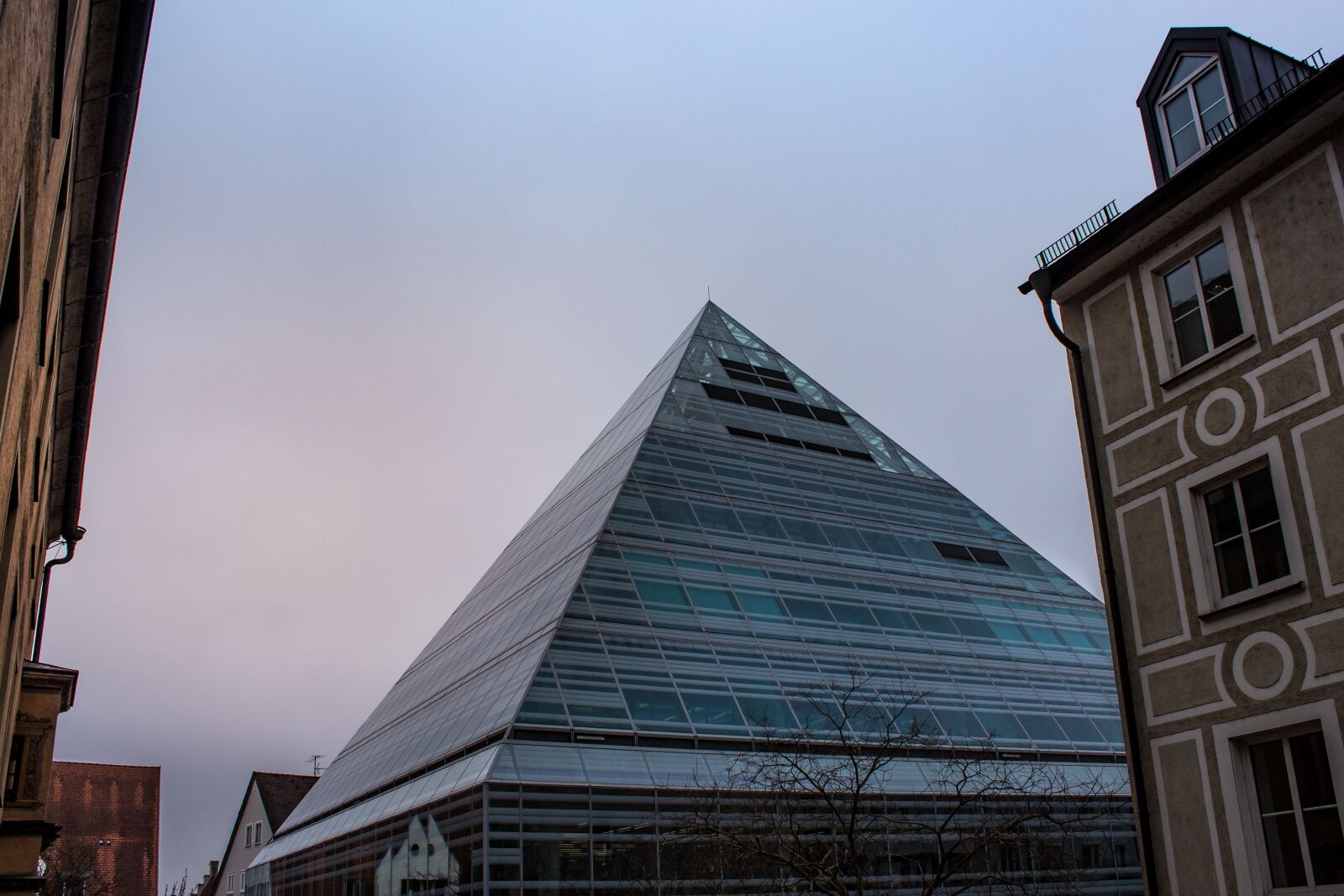 Canon EOS 1300D (EOS Rebel T6 / EOS Kiss X80) sample photo. Pyramid, building, architecture photography