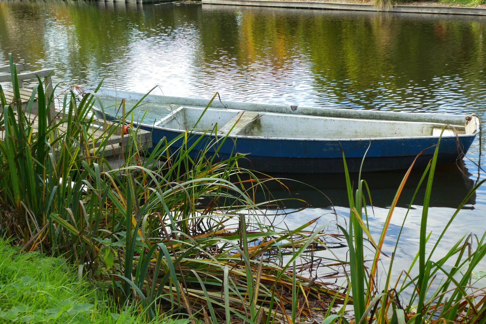 Panasonic Lumix DC-ZS70 (Lumix DC-TZ90) sample photo. Rowing boat, boating, ditch photography