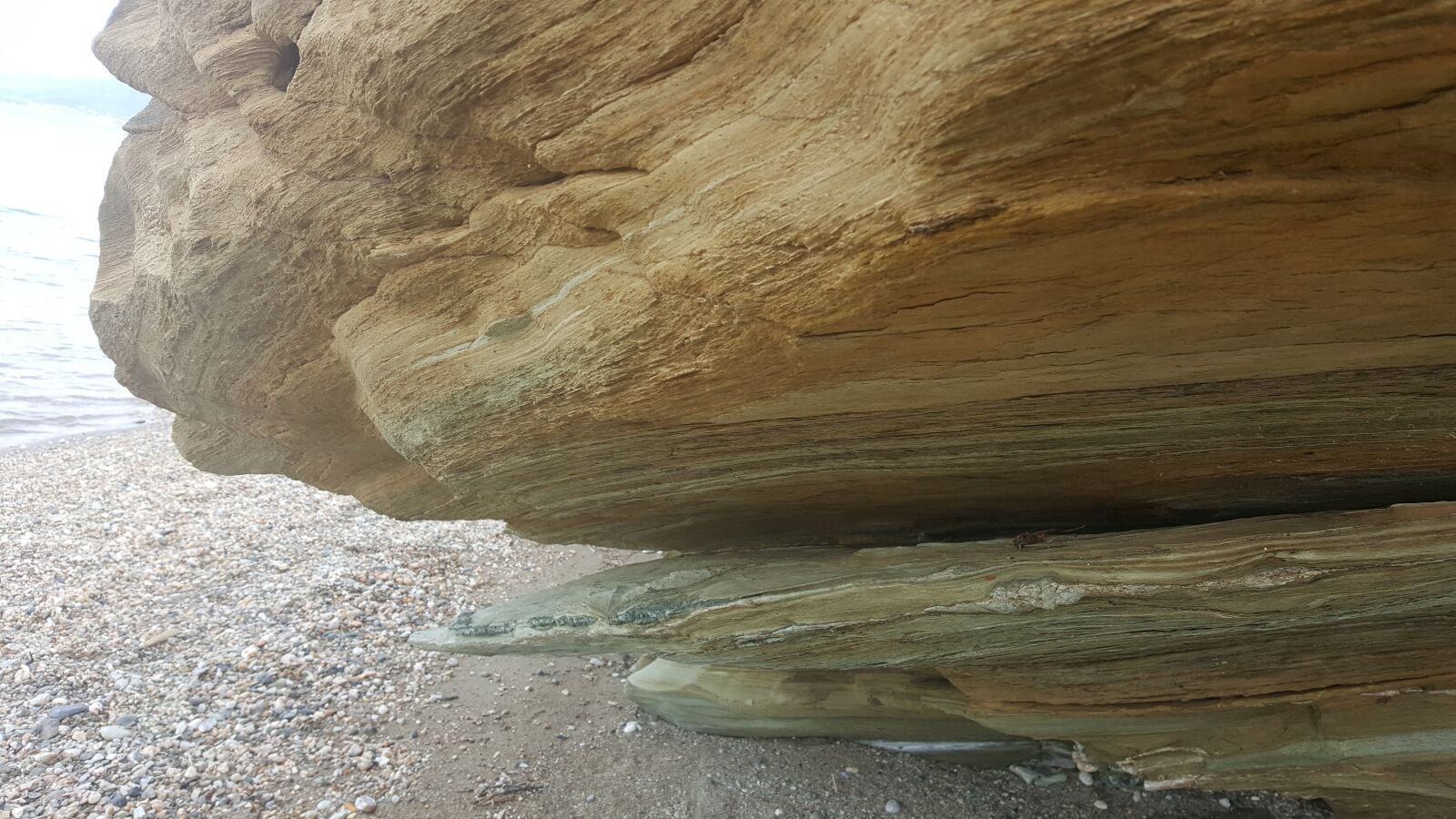 Samsung Galaxy S6 sample photo. Beach, rocks, texture photography