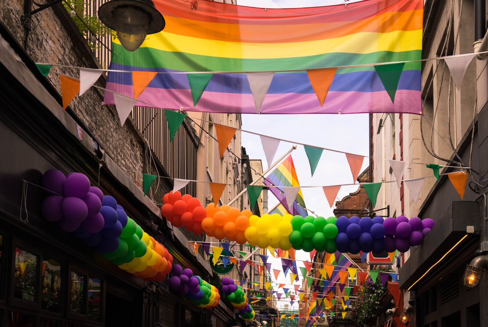 Sony a6500 + Sony Vario-Tessar T* E 16-70mm F4 ZA OSS sample photo. Gay, lesbian, partner photography
