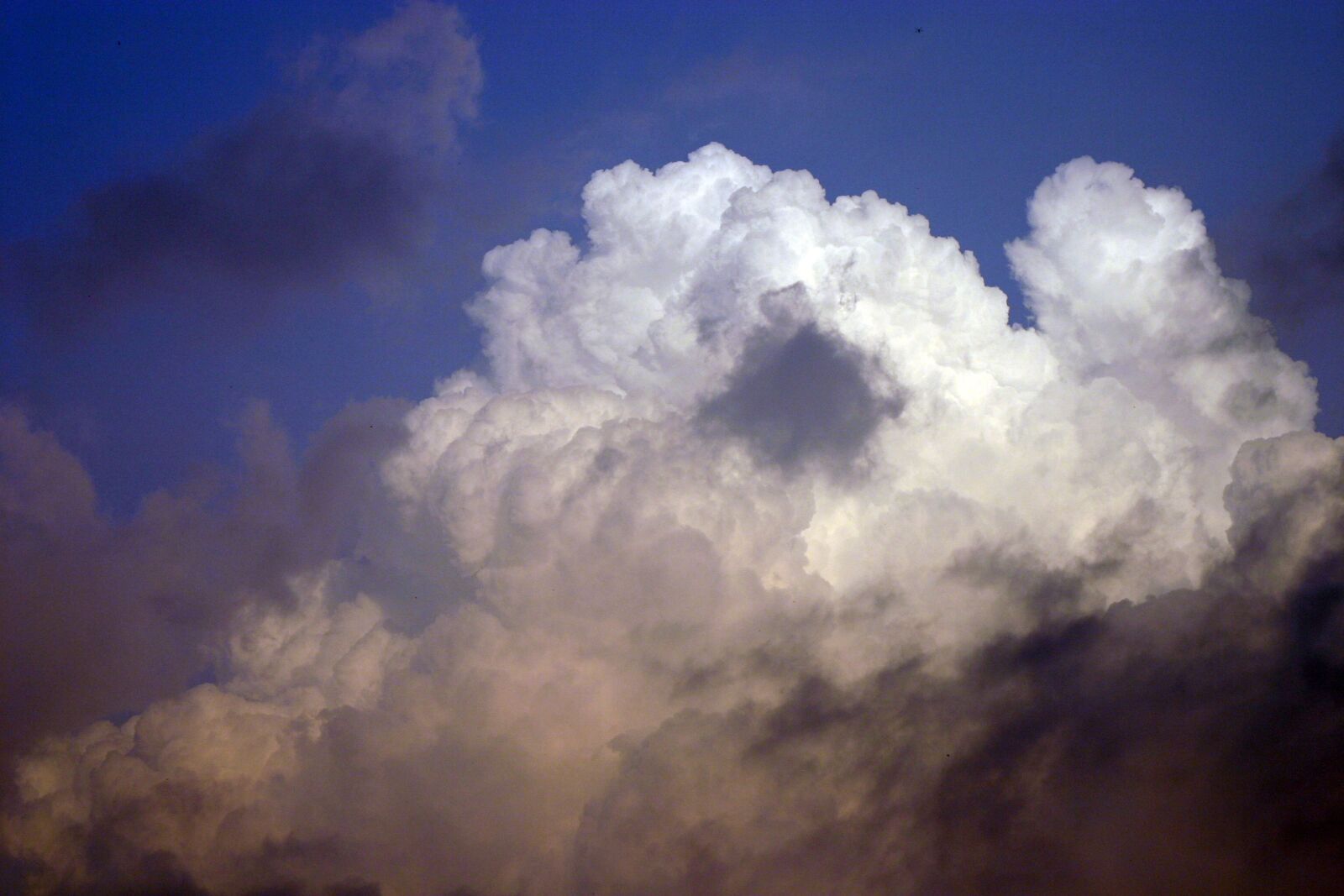 Canon EOS 300D (EOS Digital Rebel / EOS Kiss Digital) sample photo. Sky, cloud photography