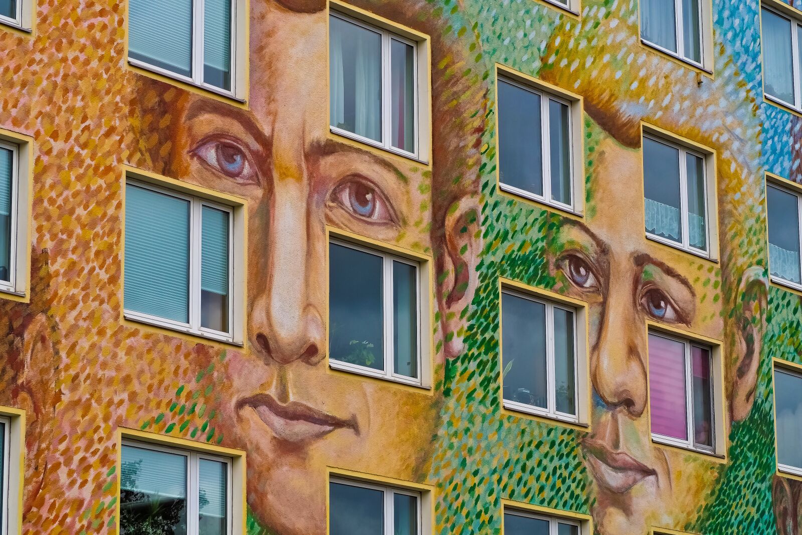 Olympus OM-D E-M10 sample photo. Facade, architecture, building photography