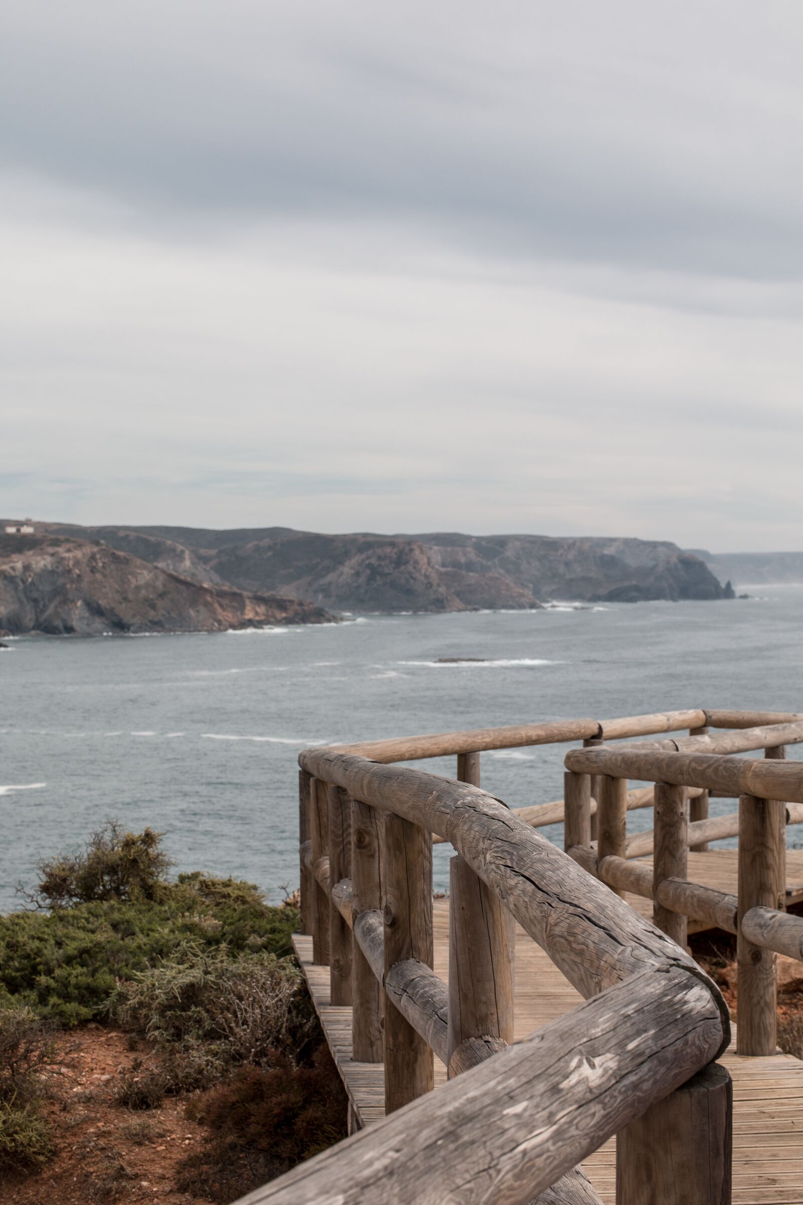 Canon EF-S 35mm F2.8 Macro IS STM sample photo. Wooden track, cliff, algarve photography