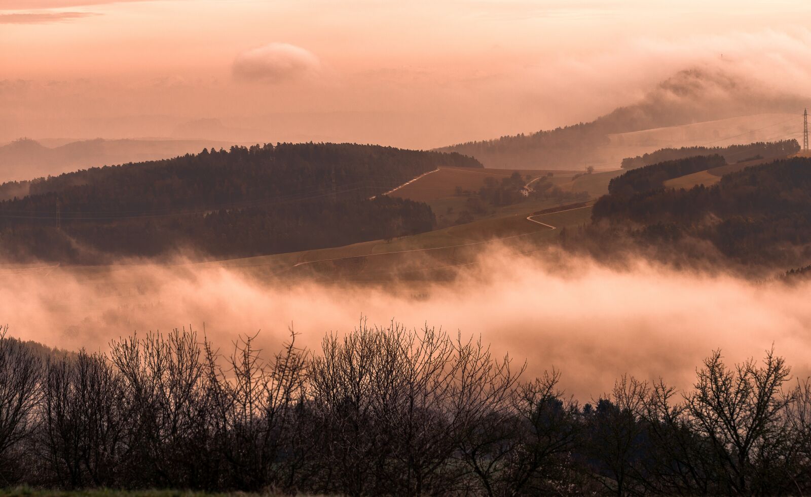 Canon EF 70-300mm F4-5.6 IS USM sample photo. Landscape, mountains, fog photography