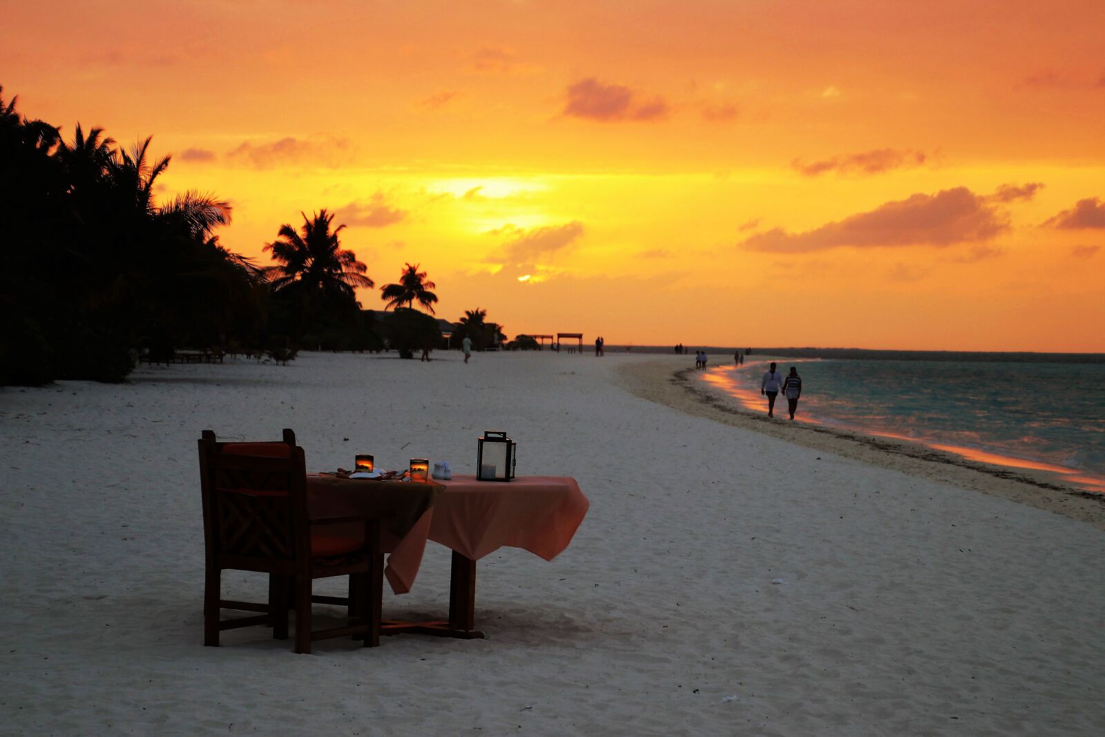 Canon EOS 80D sample photo. Sunset, beach, table photography