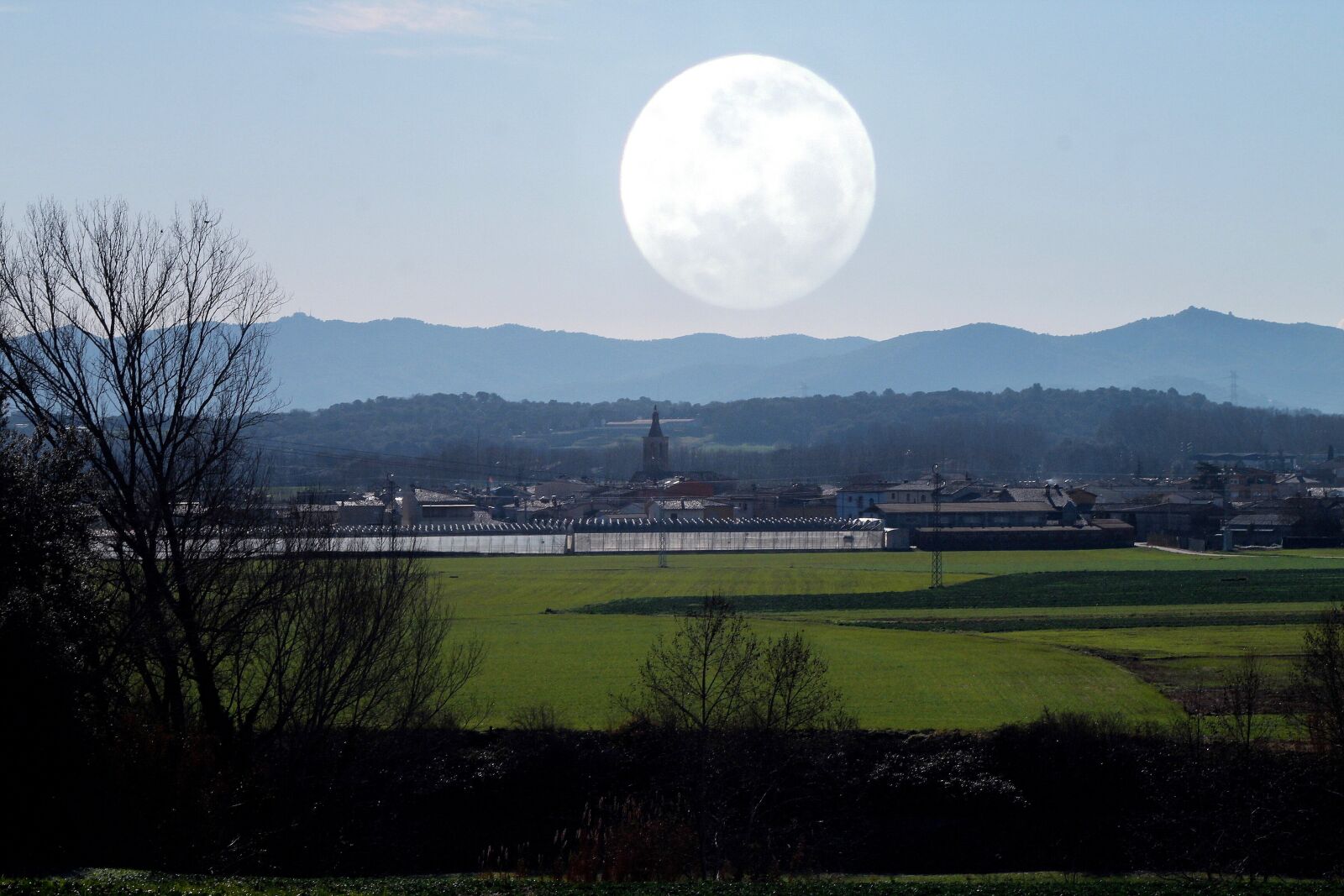 Canon EOS 1200D (EOS Rebel T5 / EOS Kiss X70 / EOS Hi) sample photo. Moon, reiki, mindfullness photography