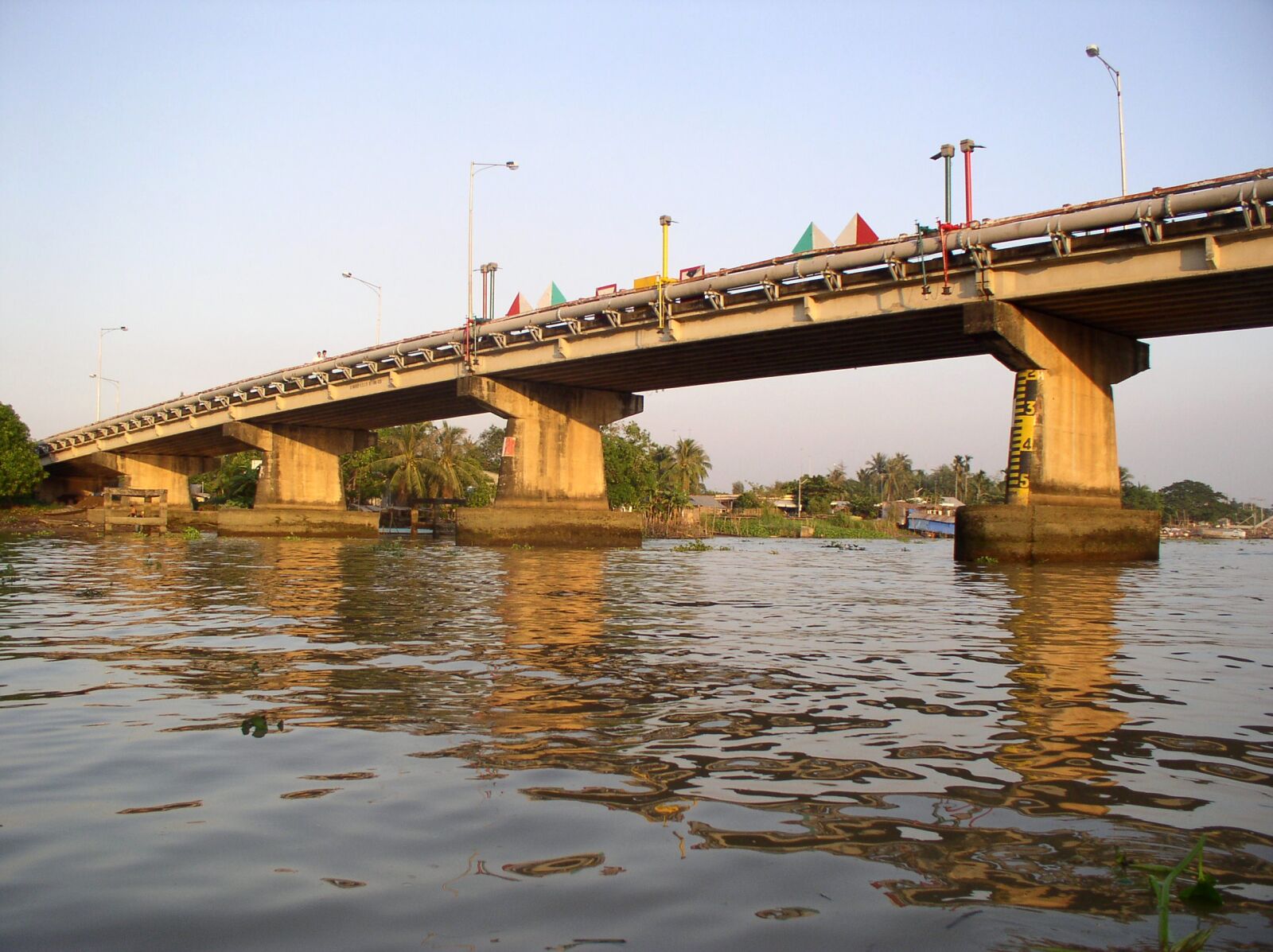 Olympus C4100Z,C4000Z sample photo. Bridge, water, river photography