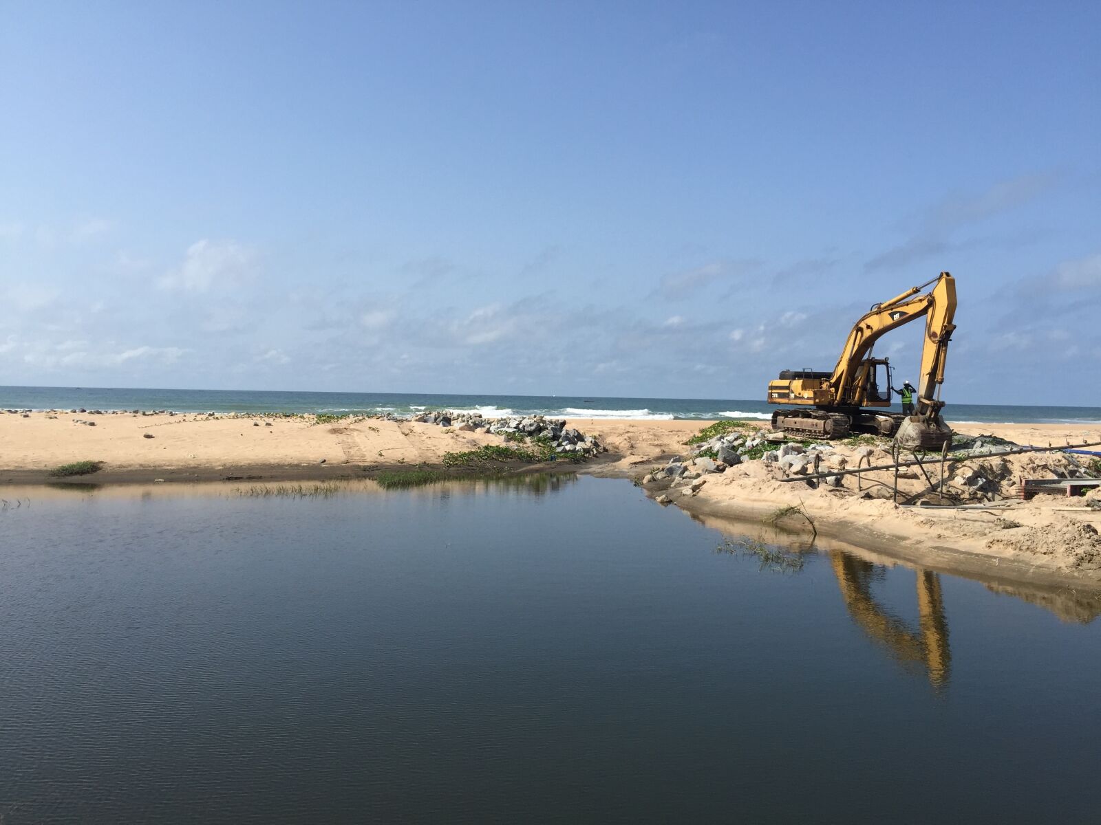 iPhone 6 Plus back camera 4.15mm f/2.2 sample photo. Caterpillar, sand, sea, water photography