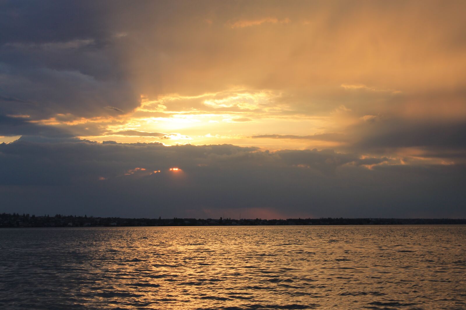Canon EOS 1100D (EOS Rebel T3 / EOS Kiss X50) sample photo. Sunset, water, nature photography