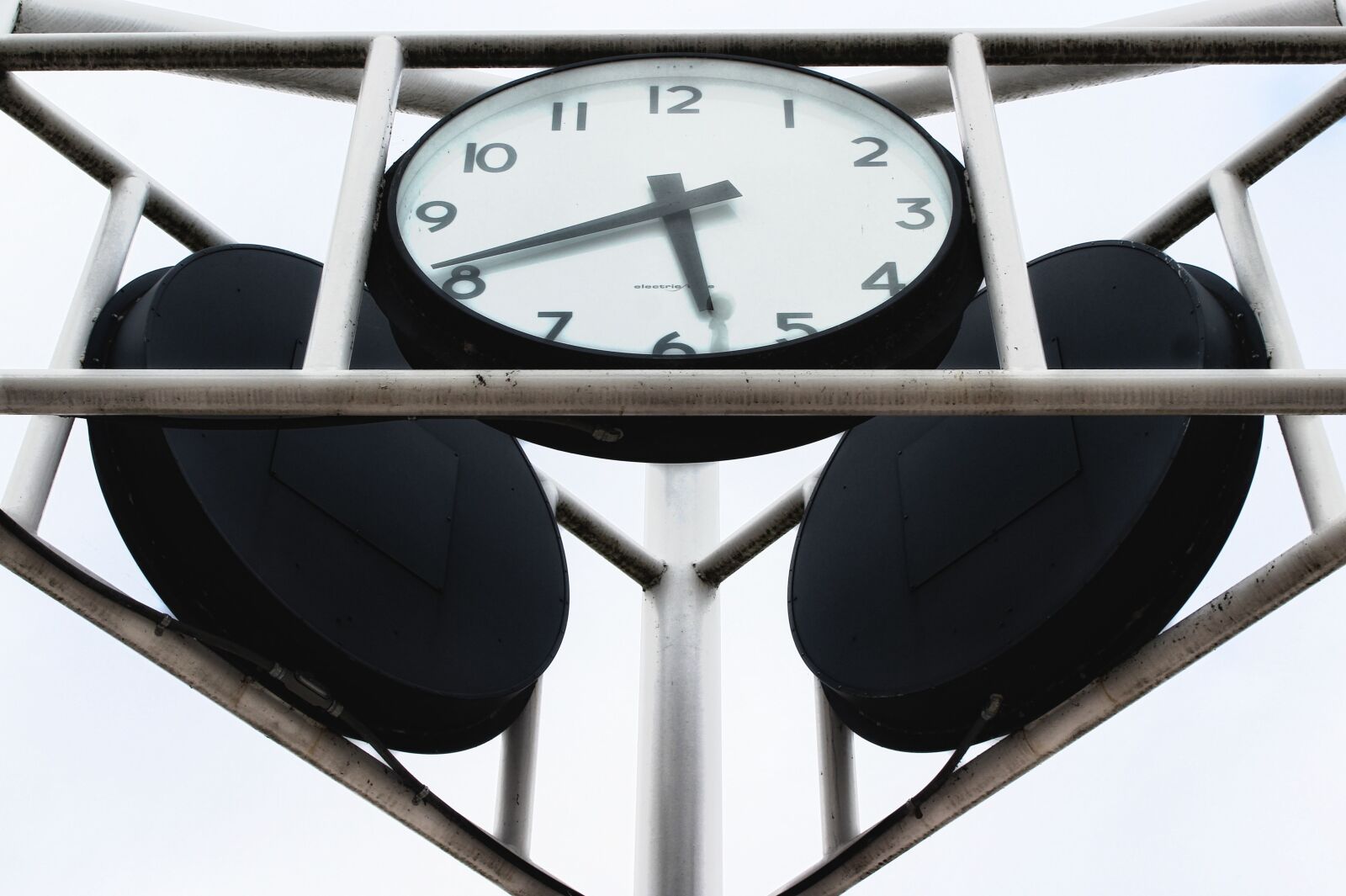 Canon EOS 1300D (EOS Rebel T6 / EOS Kiss X80) sample photo. Clocks, clock, time photography