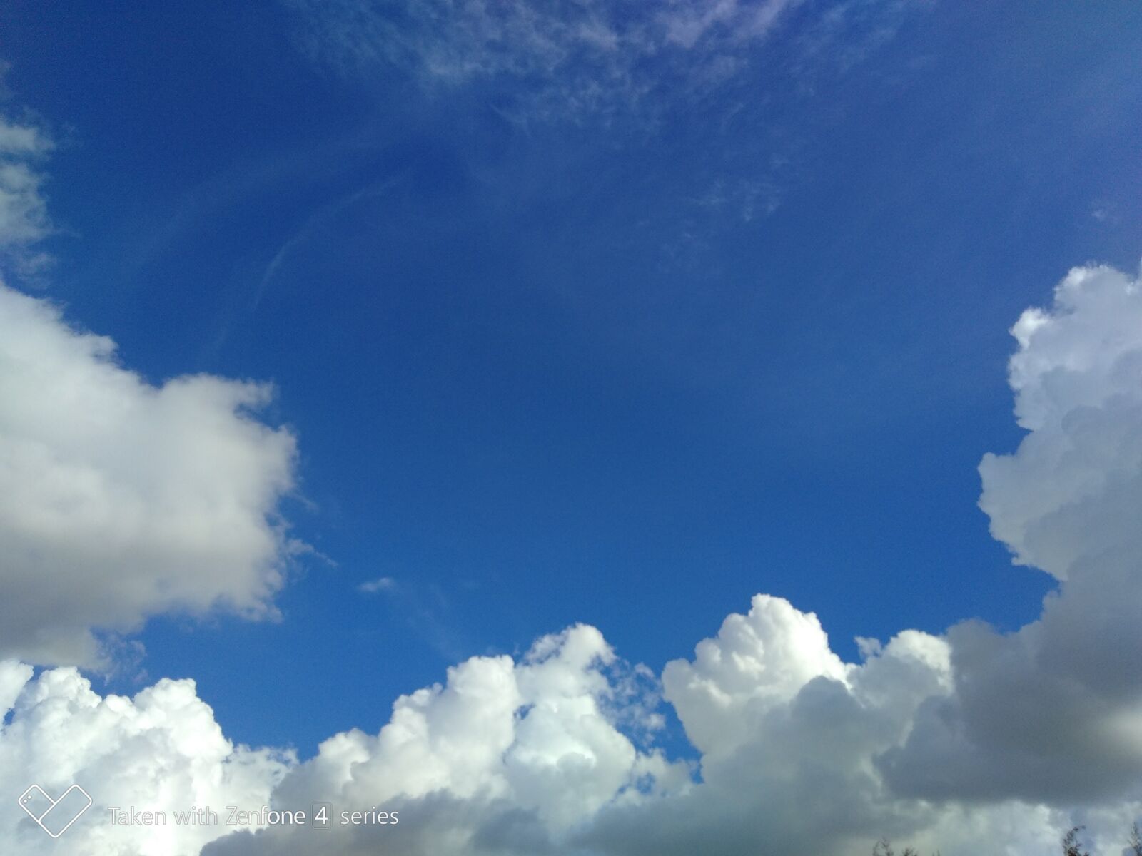 ASUS ZenFone 4 Selfie (ZD553KL) sample photo. Blue, sky, clear, sky photography