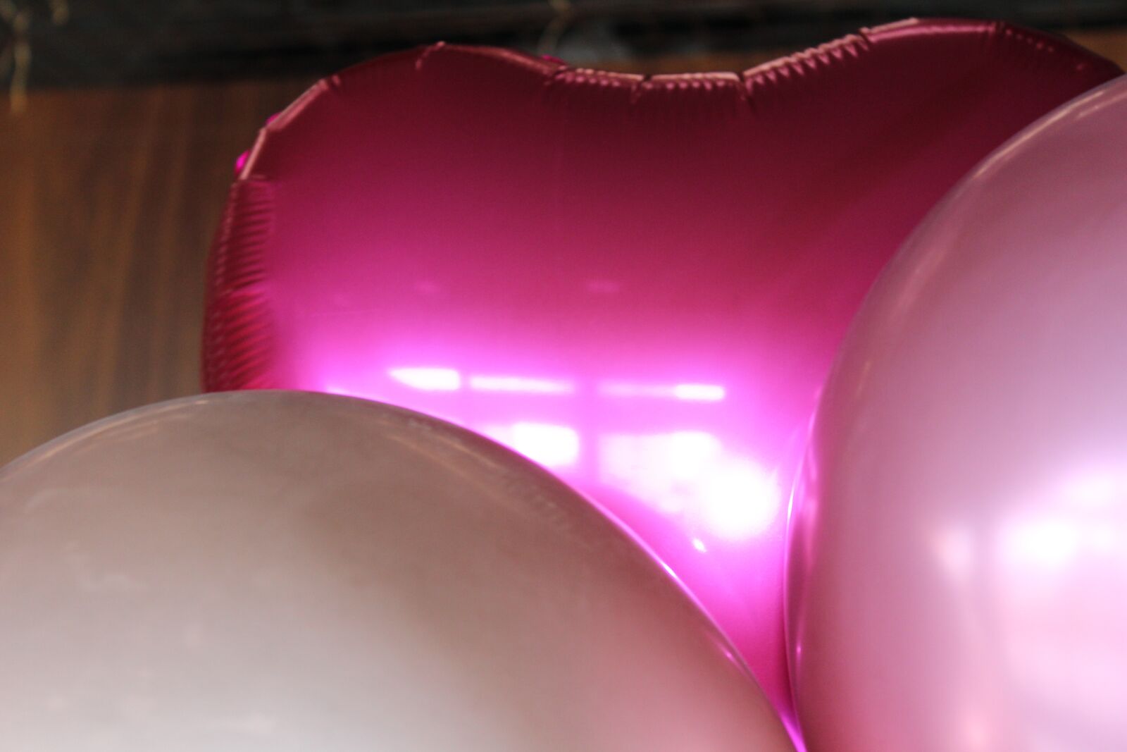 Canon EOS 1200D (EOS Rebel T5 / EOS Kiss X70 / EOS Hi) sample photo. Balloon, happy birthday, birthday photography