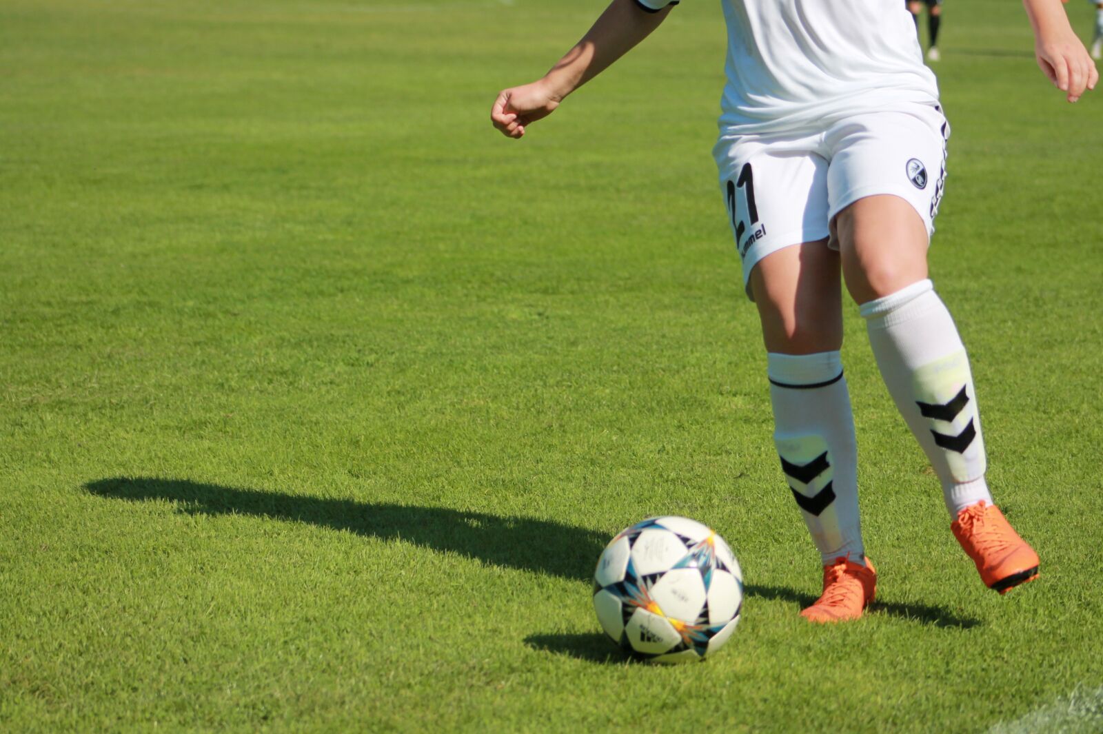 Canon EF75-300mm f/4-5.6 sample photo. Women's football, football, ladies photography