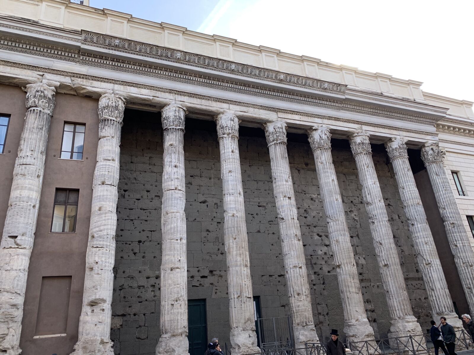 iPhone XS Max back dual camera 4.25mm f/1.8 sample photo. Rome, columns, italy photography