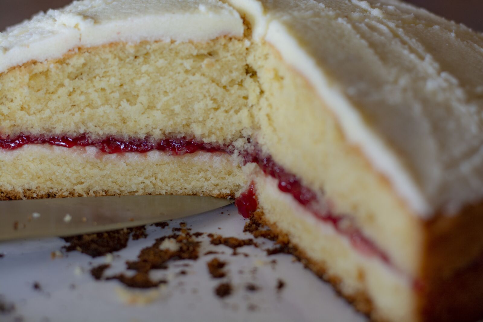 Nikon D5200 sample photo. Cake, knife, filling photography