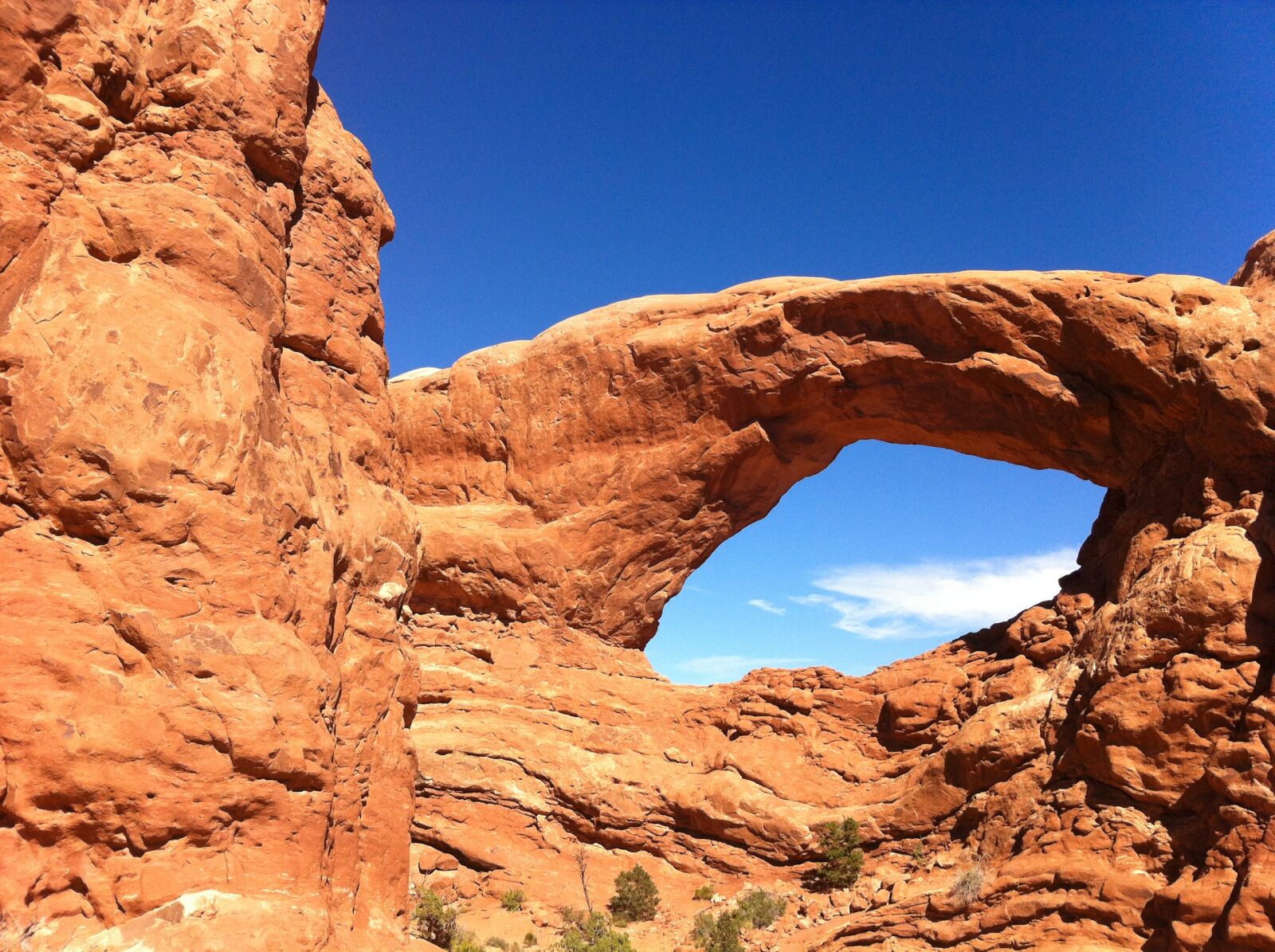 iPhone 4 back camera 3.85mm f/2.8 sample photo. Arches national park, sandstone photography