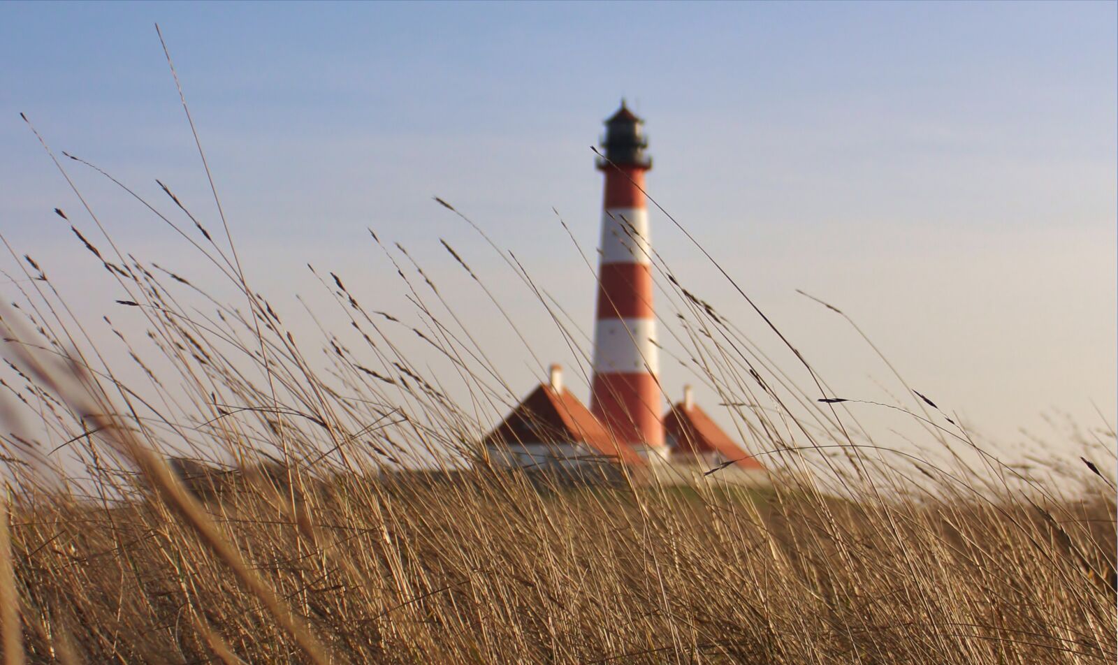 Canon EOS 2000D (EOS Rebel T7 / EOS Kiss X90 / EOS 1500D) sample photo. Lighthouse, sankt peter ording photography