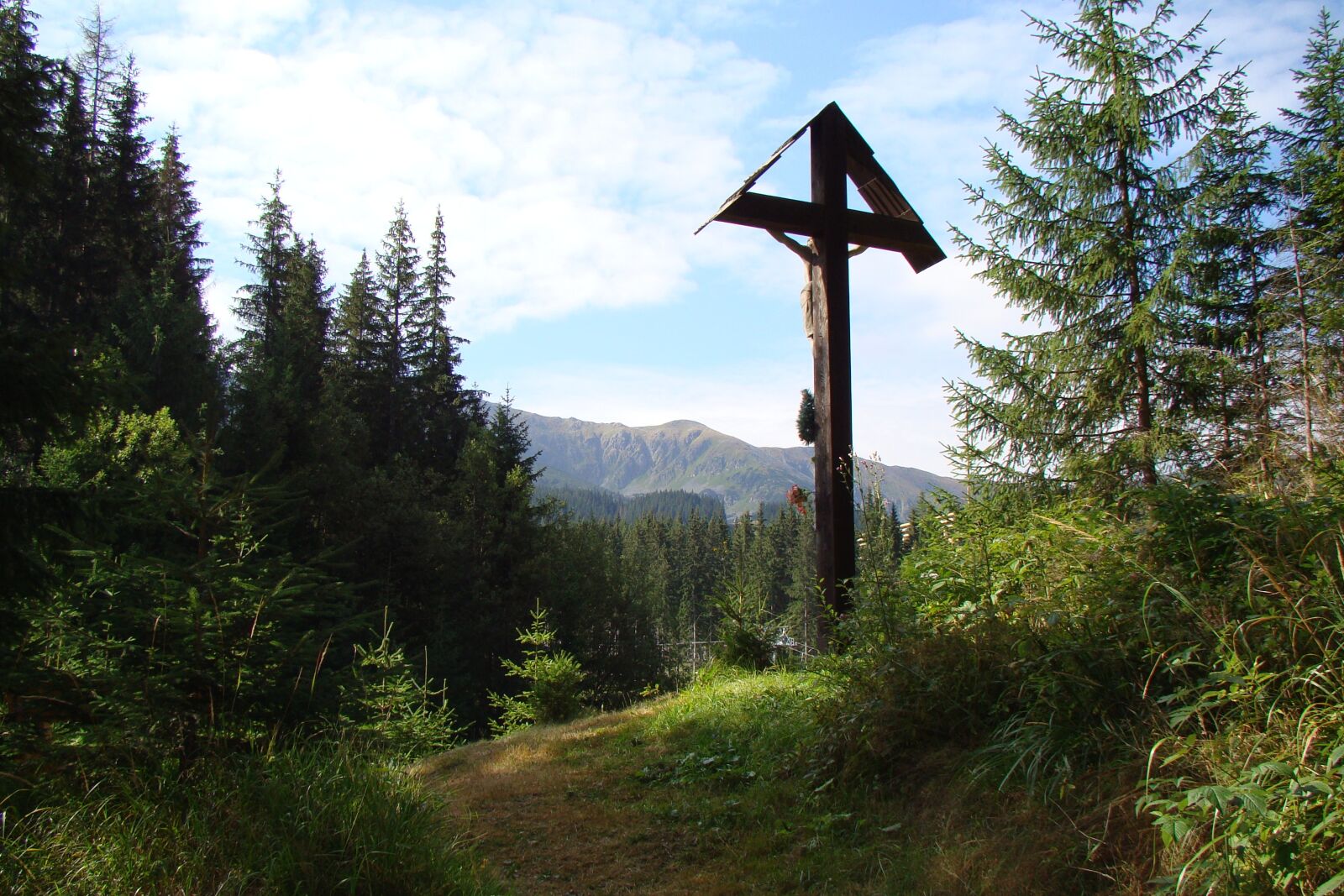 Sony Cyber-shot DSC-H50 sample photo. Cross, summit, idyll photography
