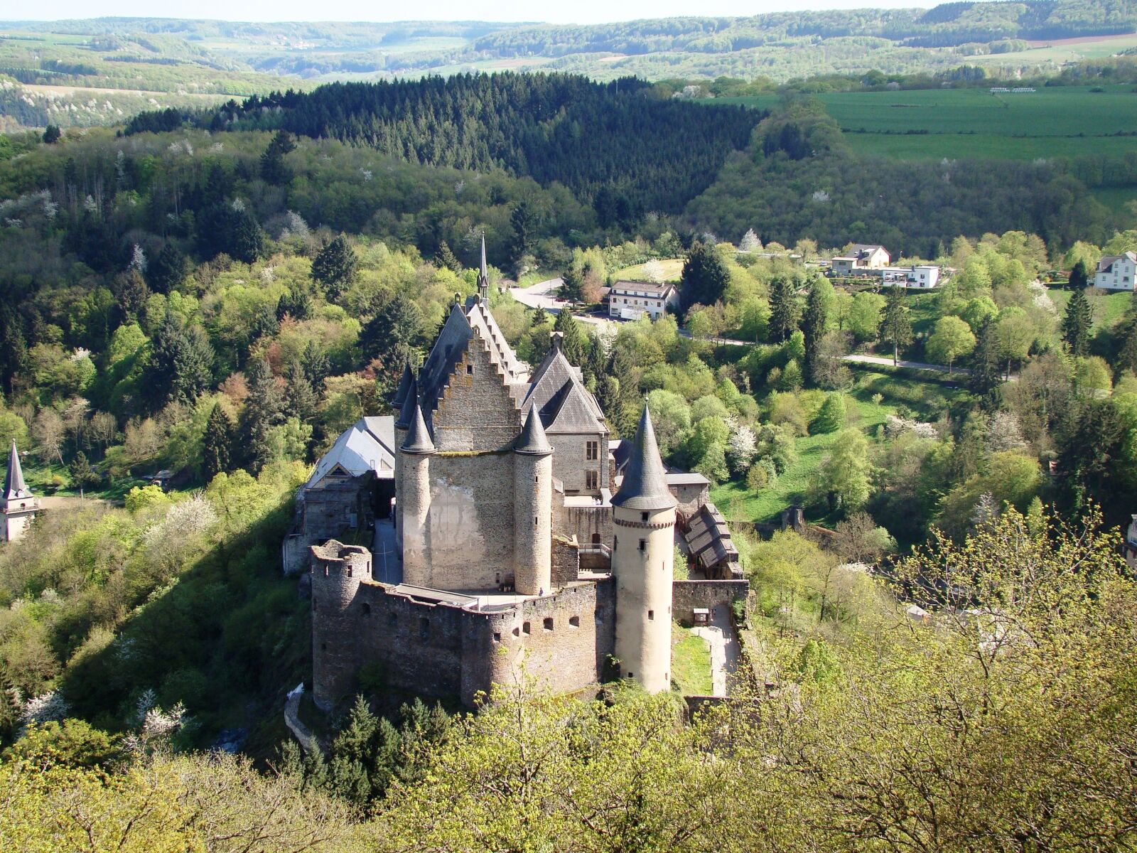 Sony Cyber-shot DSC-H50 sample photo. Castle, landscape, places of photography