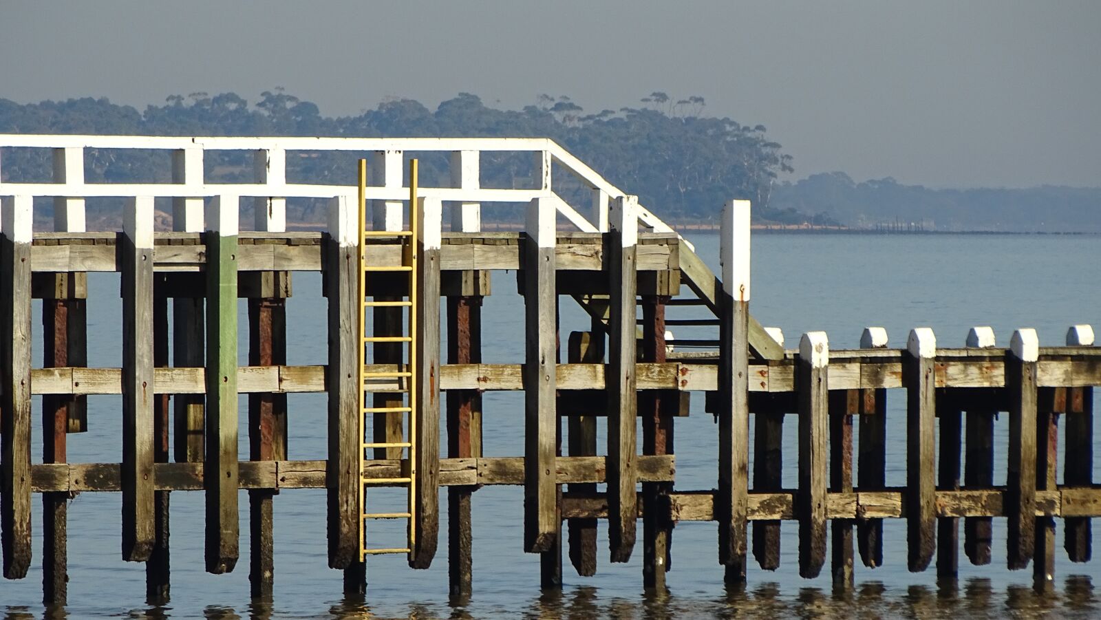 Sony Cyber-shot DSC-HX400V sample photo. Pier, ladder, stairs photography