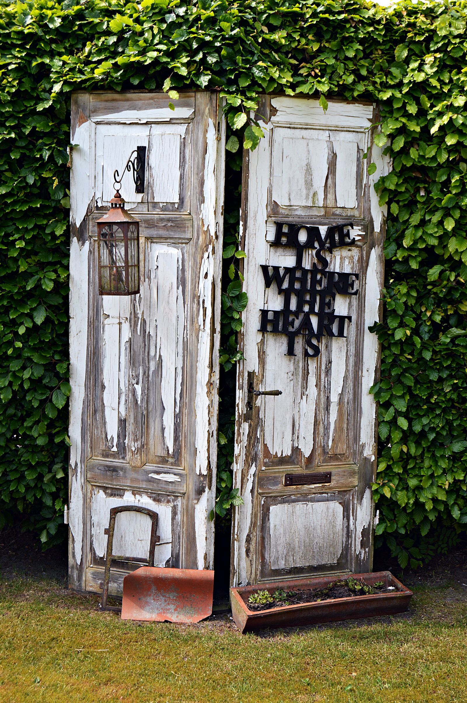 Nikon D3200 sample photo. Door, garden, architecture photography