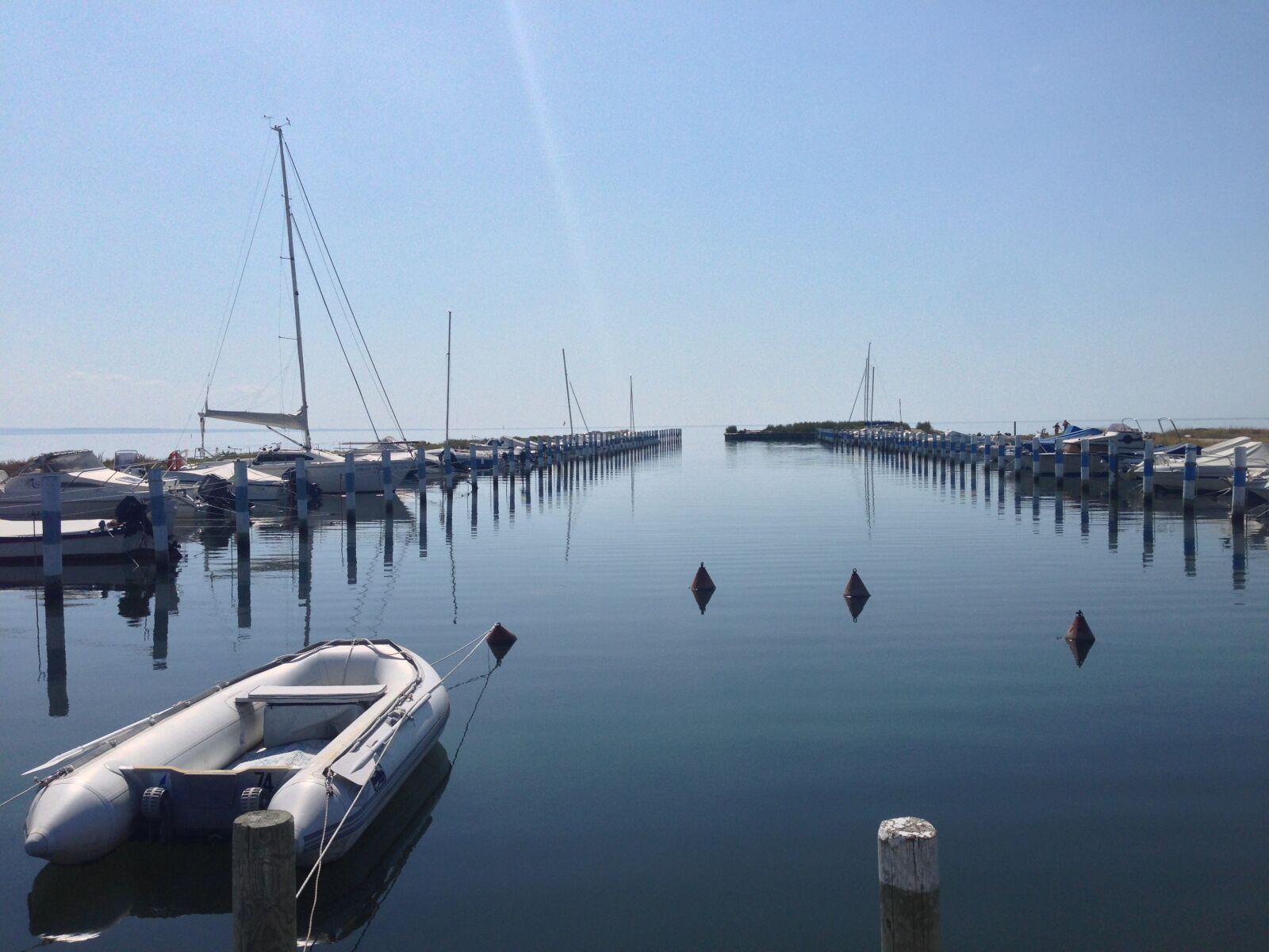 iPhone 5 back camera 4.12mm f/2.4 sample photo. Water, sea, boat photography