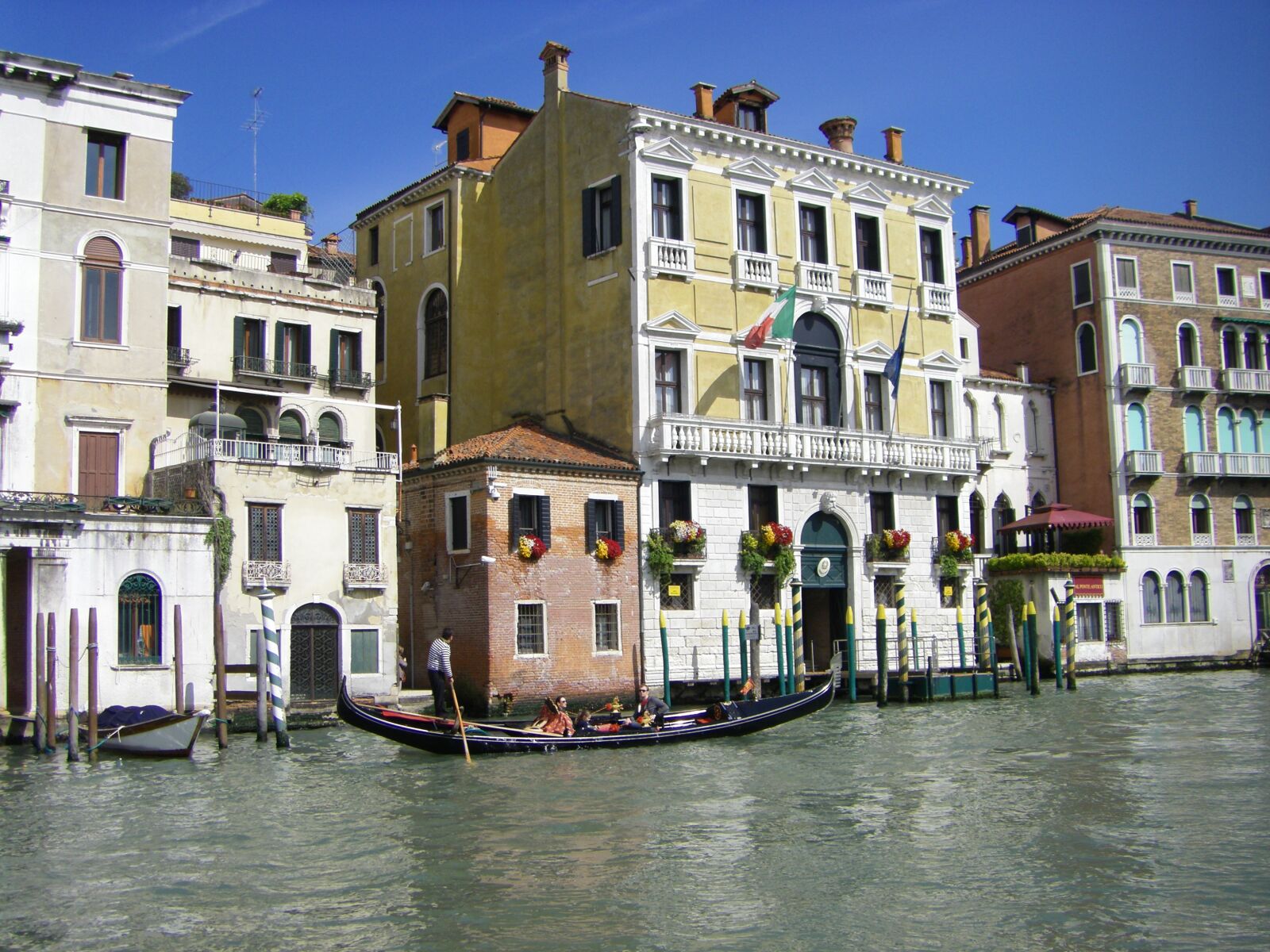 Pentax OPTIO Z10 sample photo. Venice, italy, city photography