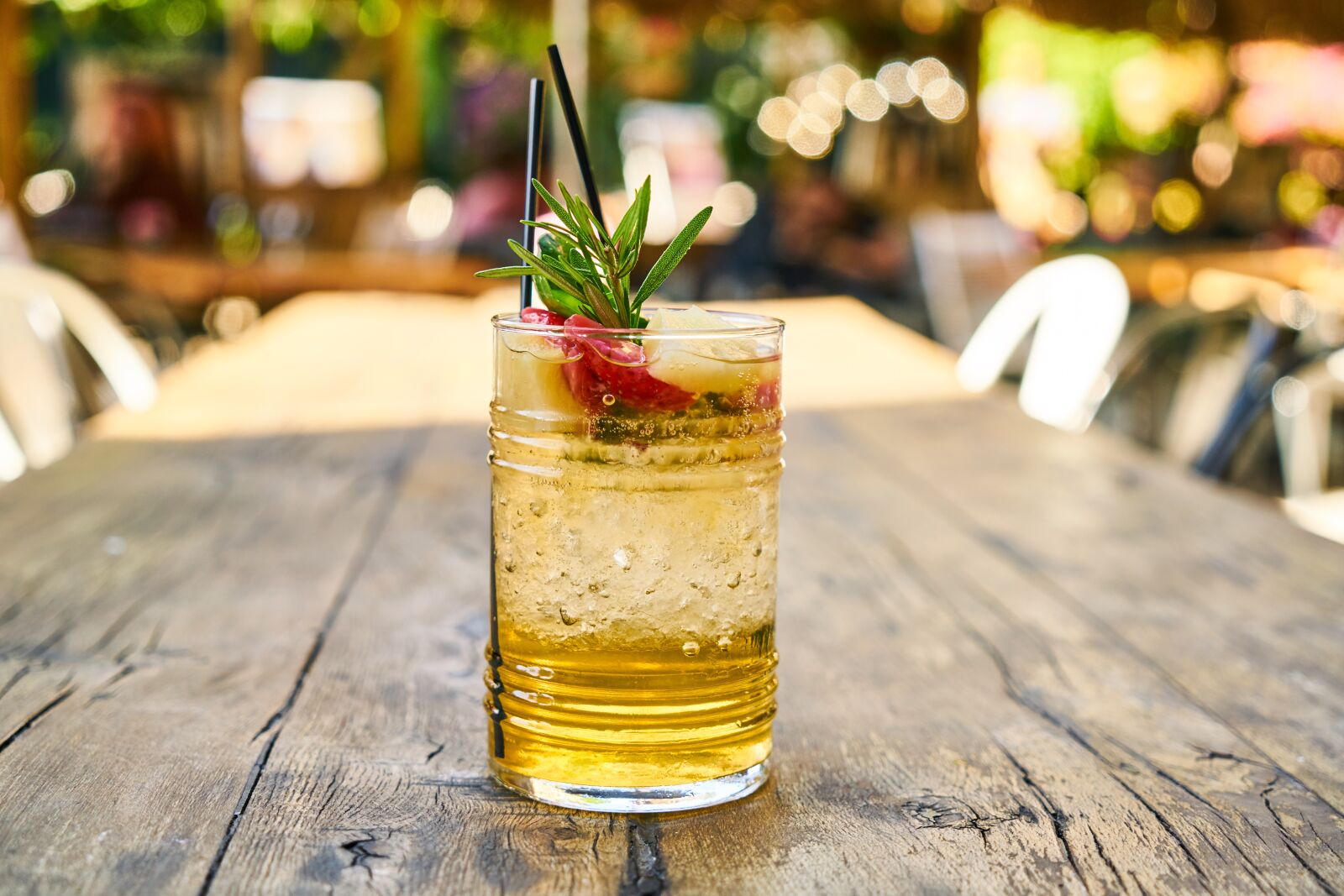 Sony a7R II sample photo. Beverage, fruit, cooling photography