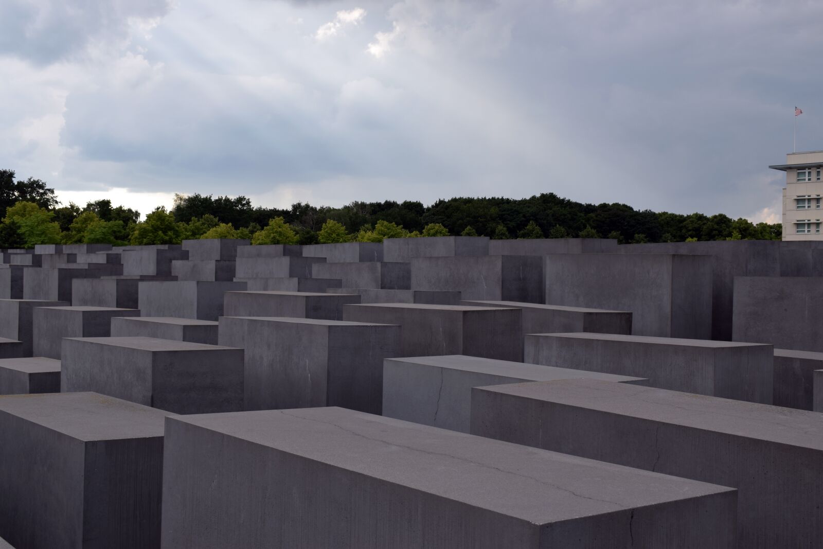 Nikon D3300 sample photo. Monument, berlin, clouds photography