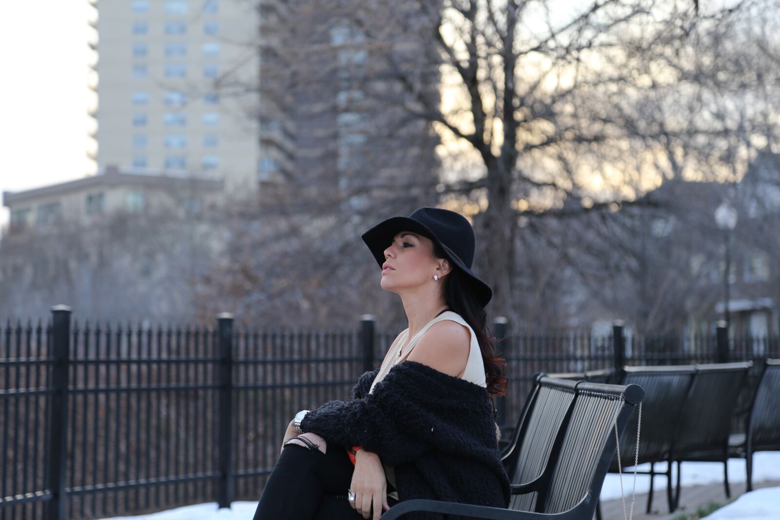 Canon EOS 6D + Canon EF 24-105mm F4L IS USM sample photo. Look, horizon, model photography