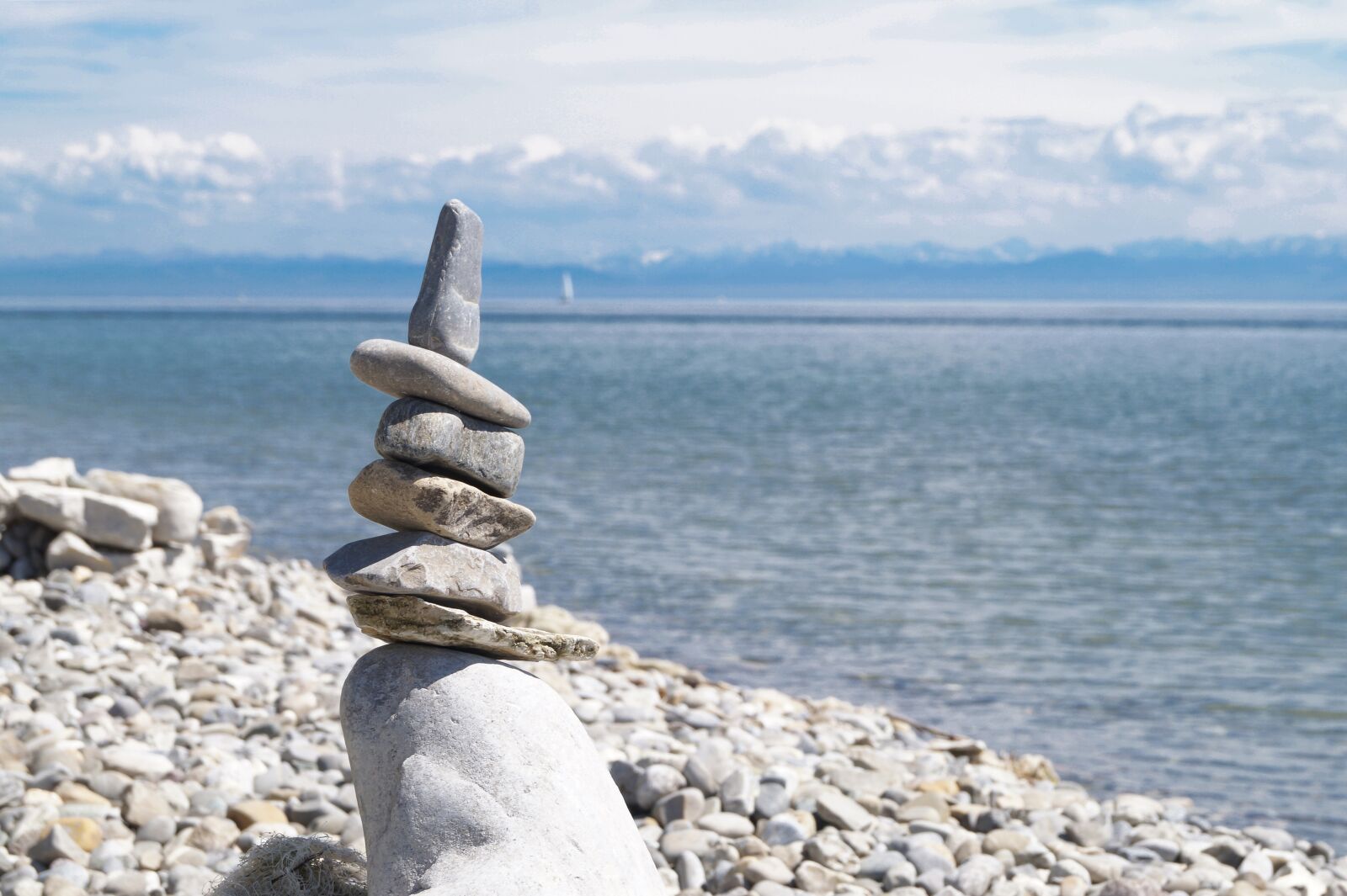 Sony DT 18-55mm F3.5-5.6 SAM II sample photo. Stones, lakeside, lake constance photography