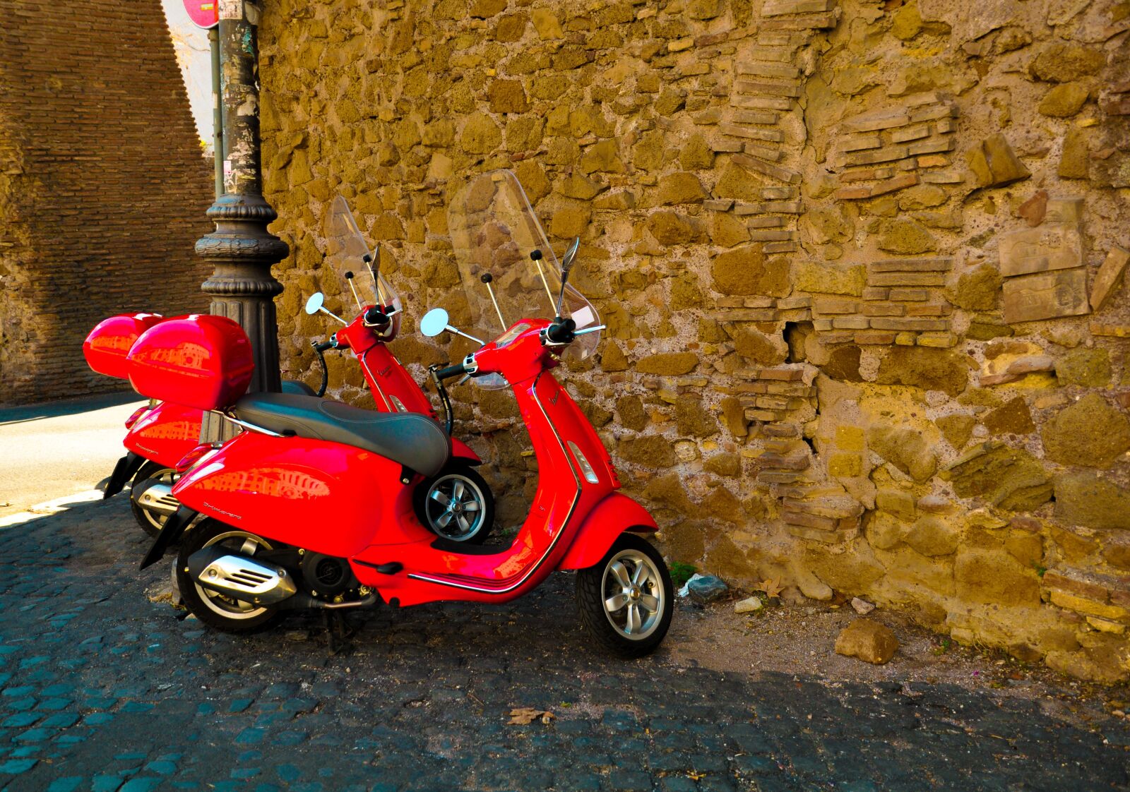 Nikon D90 sample photo. Transportation system, travel, italy photography