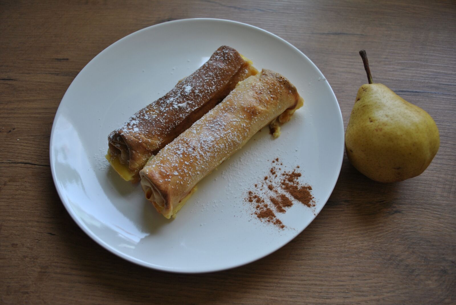 Nikon D3000 sample photo. Pear, pancakes, food photography