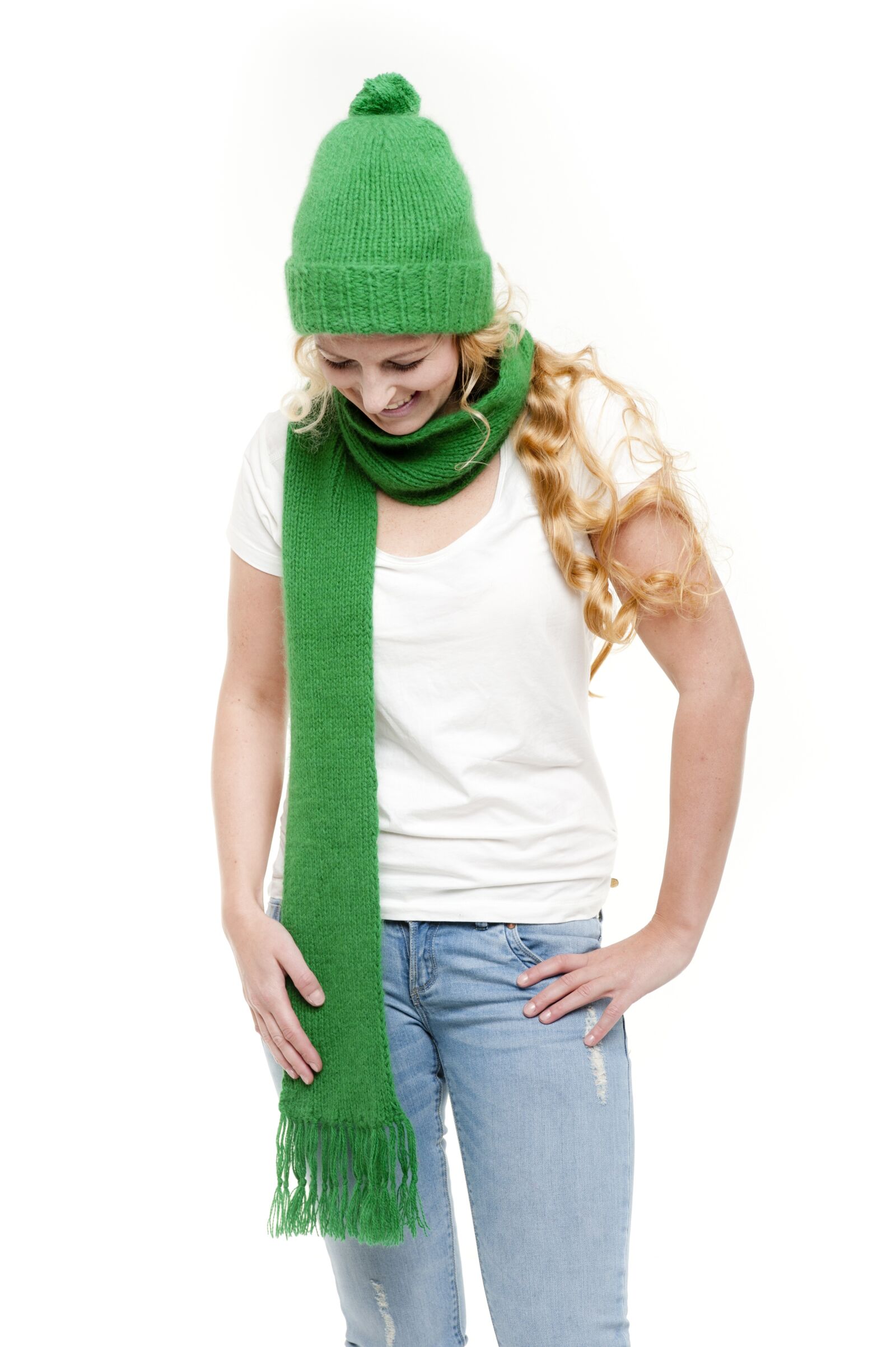 Nikon D700 sample photo. Green, winter, scarf photography